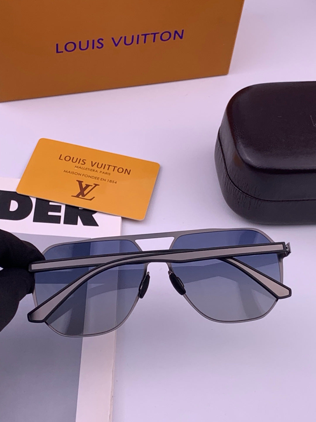 Louis Vuitton L116 Fashion Black Lens Sunglasses for Men & Women - 414863 - detail image 6