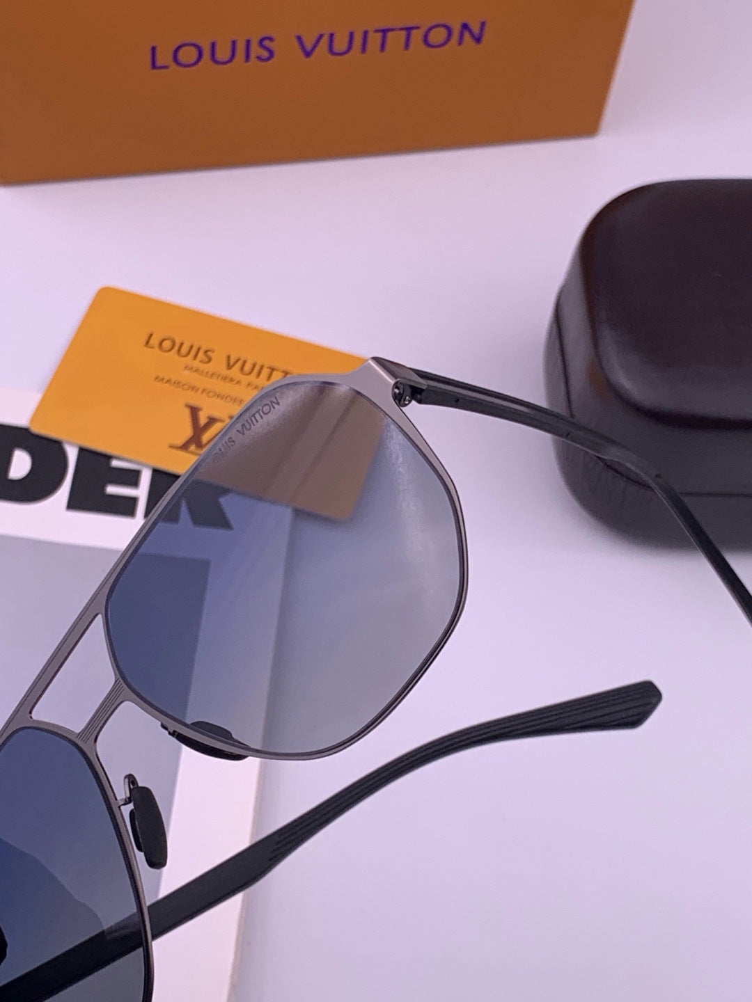 Louis Vuitton L116 Fashion Black Lens Sunglasses for Men & Women - 414863 - detail image 3