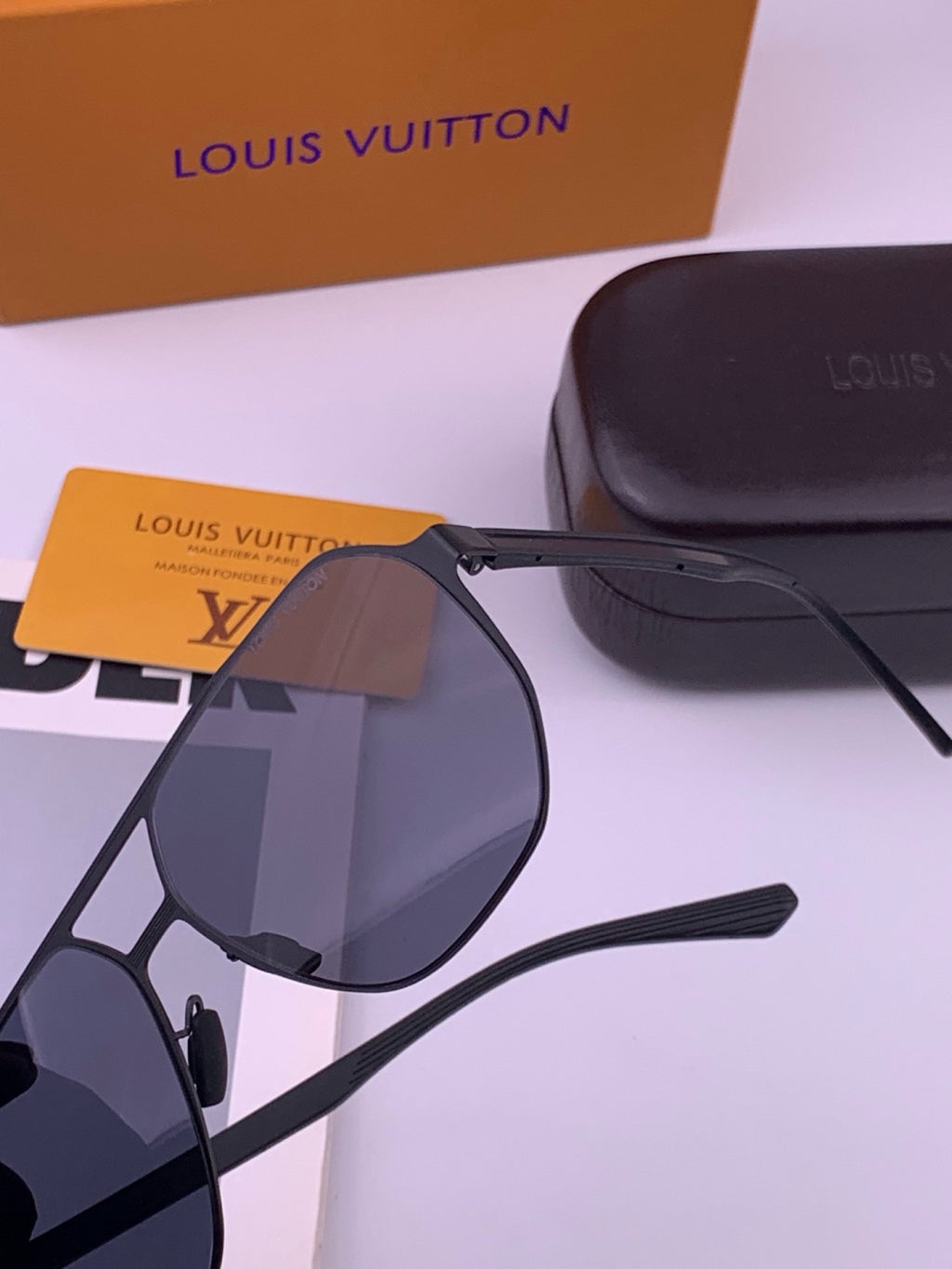 Louis Vuitton L116 Fashion Gold Lens Sunglasses for Men & Women - 414864 - detail image 3