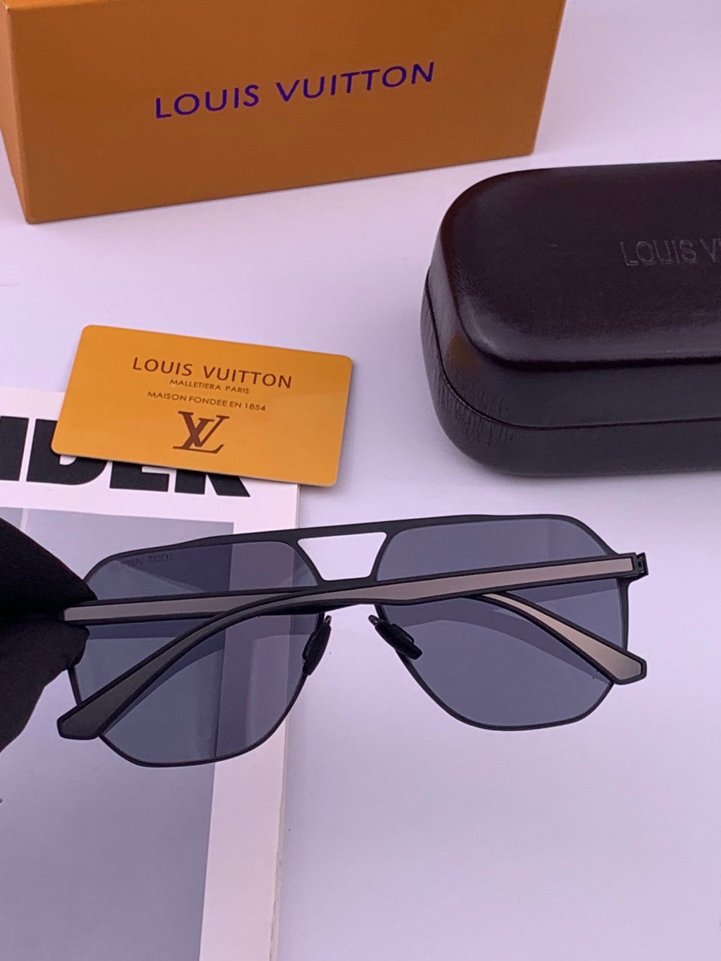 Louis Vuitton L116 Fashion Gold Lens Sunglasses for Men & Women - 414864 - detail image 6