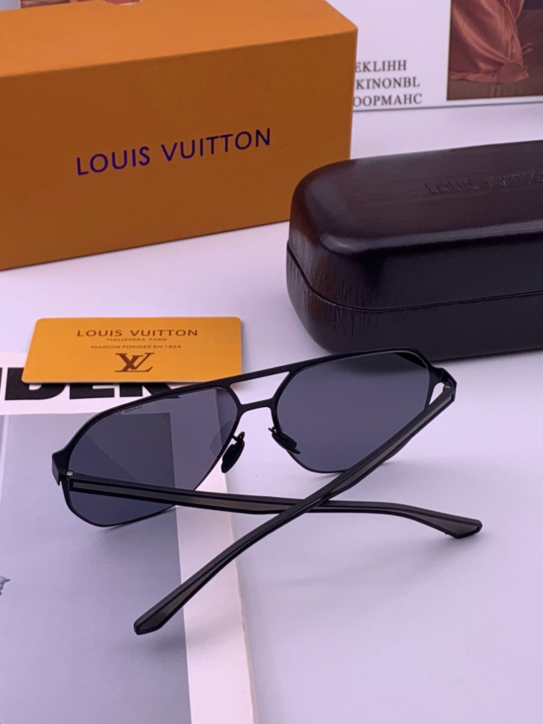 Louis Vuitton L116 Fashion Gold Lens Sunglasses for Men & Women - 414864 - detail image 5
