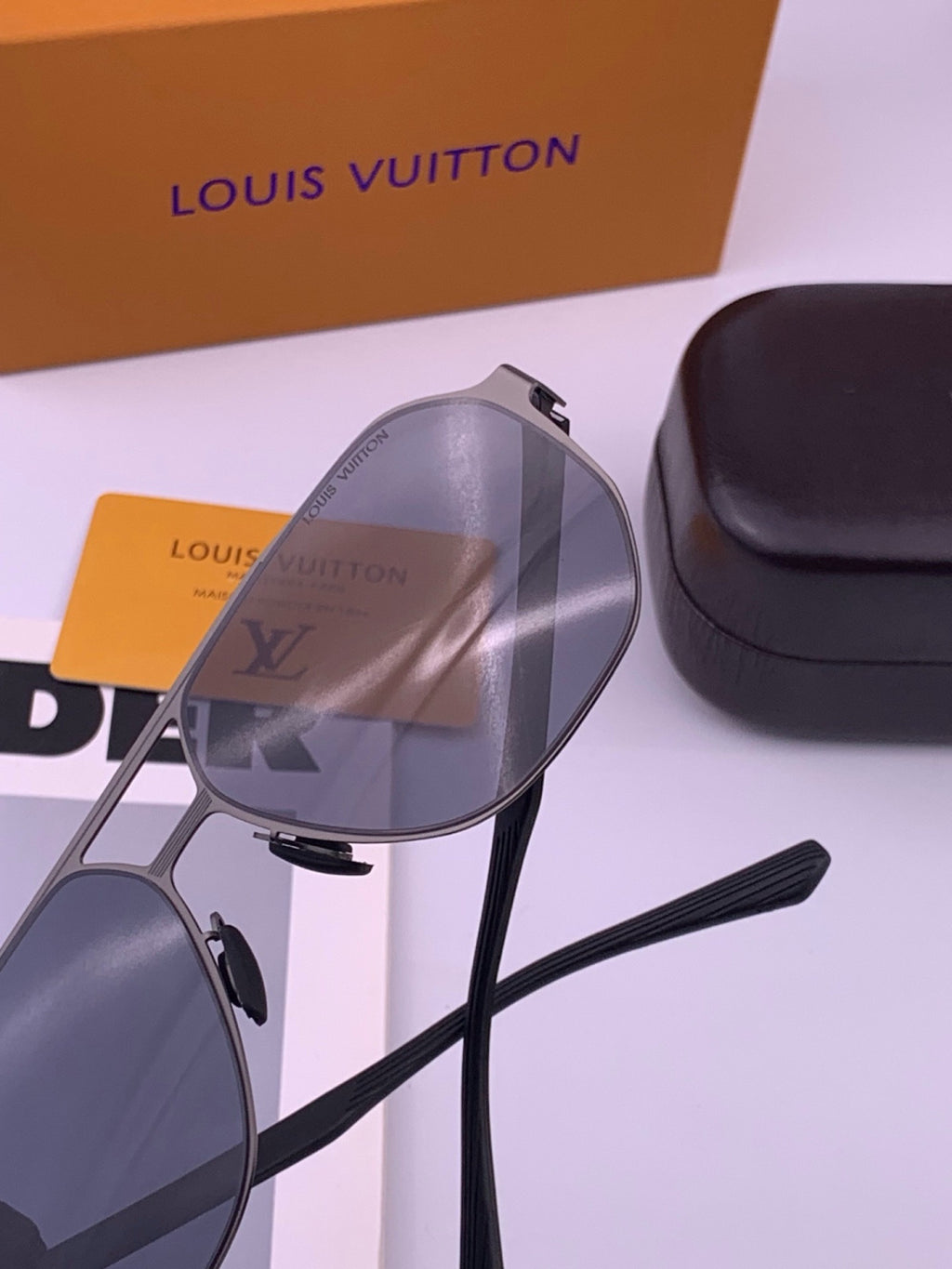 Louis Vuitton L116 Fashion Black Lens Sunglasses for Men & Women - 414865 - detail image 4