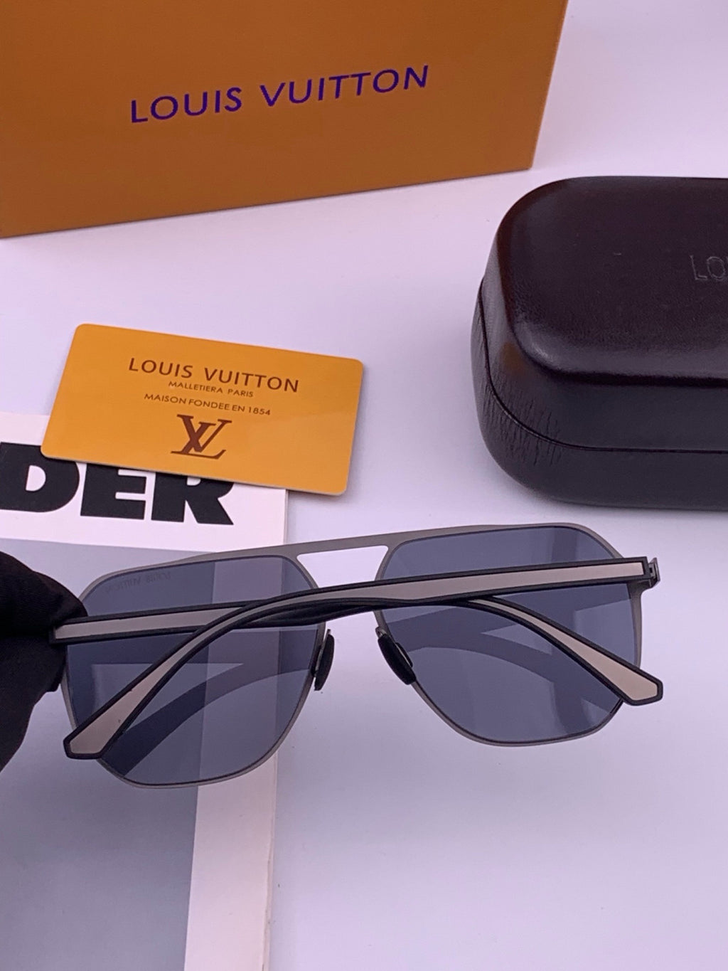 Louis Vuitton L116 Fashion Black Lens Sunglasses for Men & Women - 414865 - detail image 6