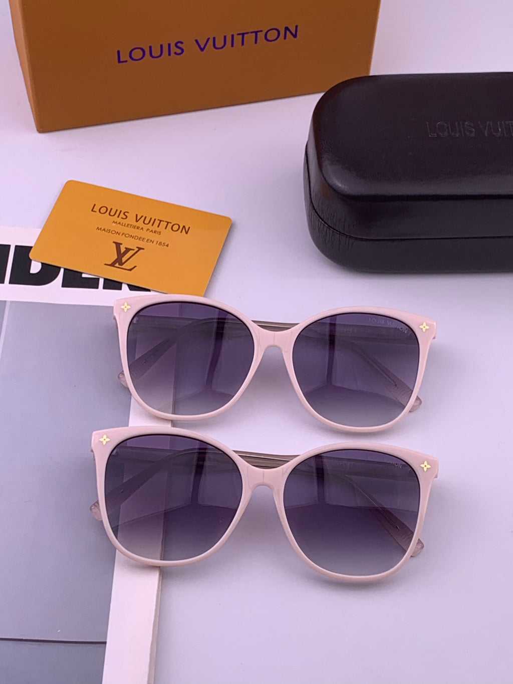 Louis Vuitton Fashion Black Lens Sunglasses for Men & Women - 414934 - detail image 7