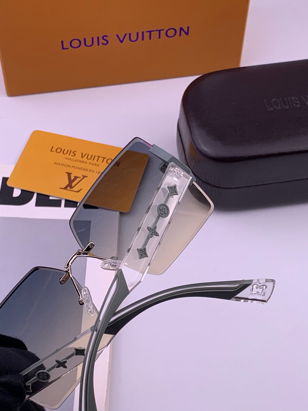 Louis Vuitton L5798 Polarized Square Brown Lens Sunglasses for Men & Women - detail image 5