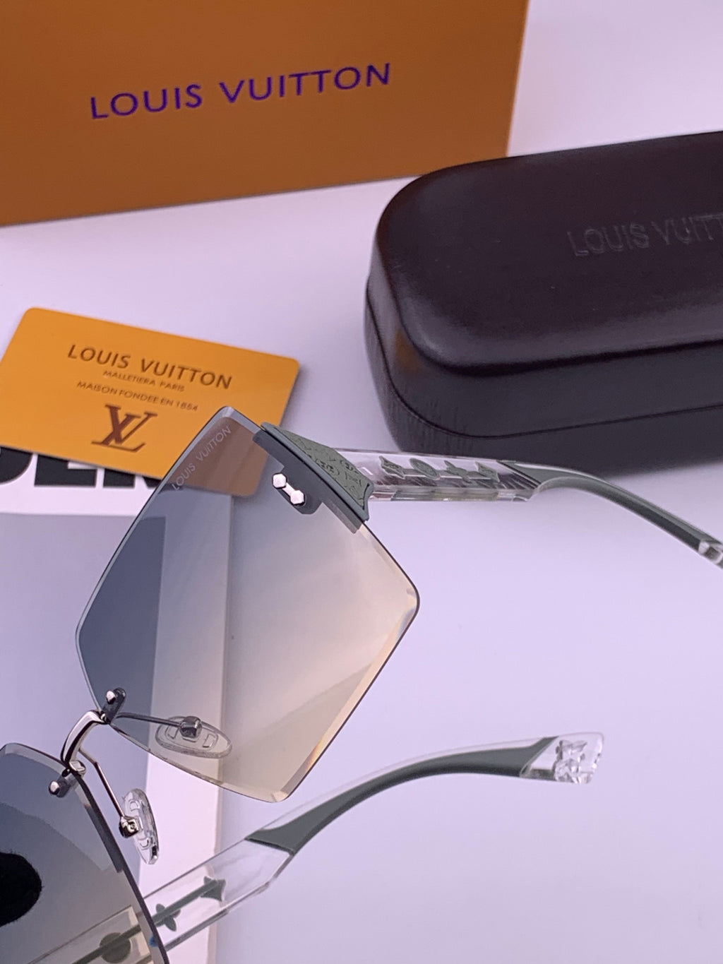 Louis Vuitton L5798 Polarized Square Brown Lens Sunglasses for Men & Women - detail image 3