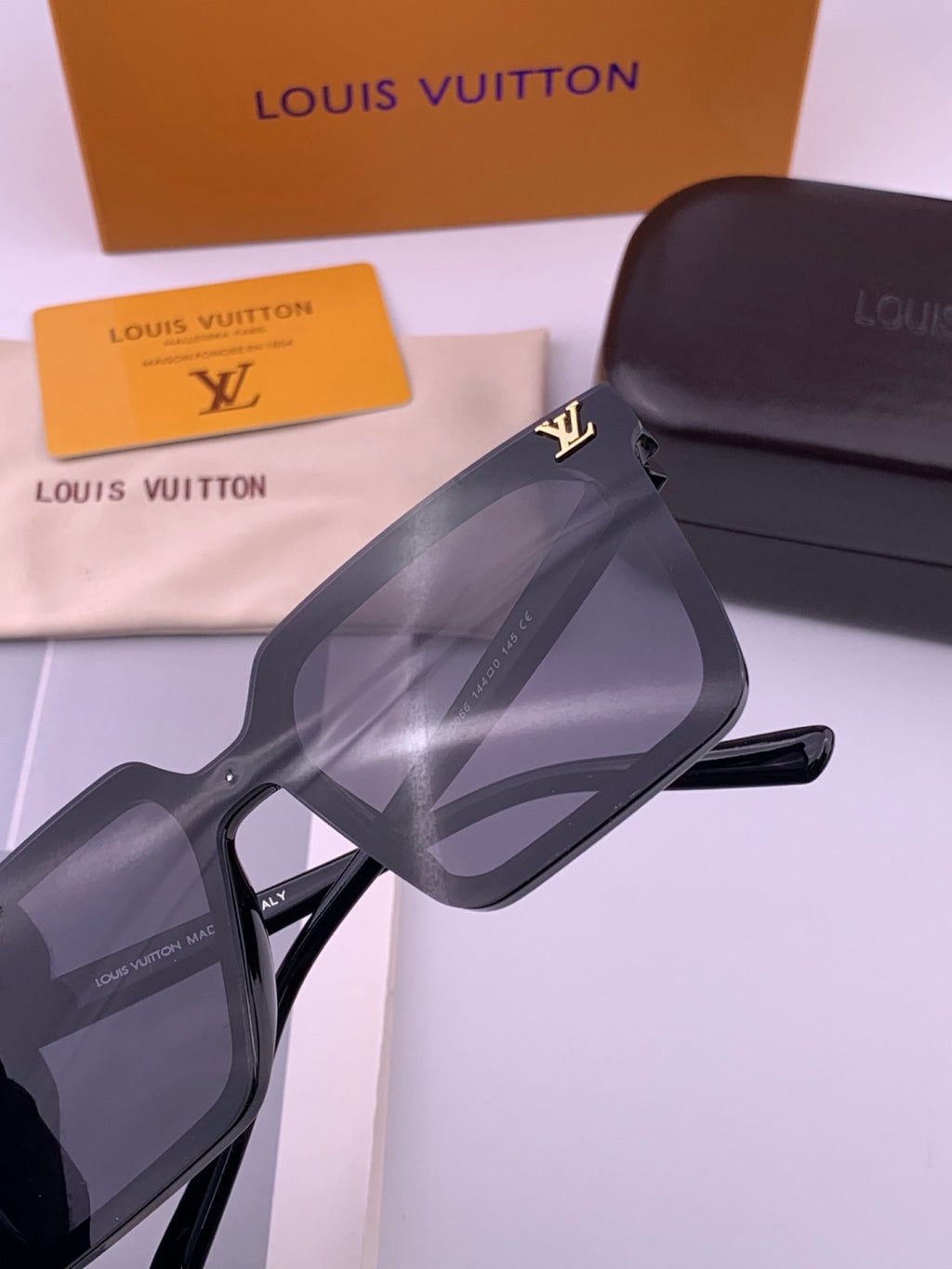 Louis Vuitton L6006 Oversized Black Lens Sunglasses for Men & Women - 414840 - detail image 6