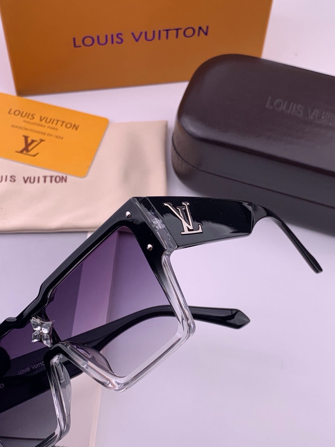Louis Vuitton L7600 Square Black Lens Sunglasses for Women - 414843 - detail image 3