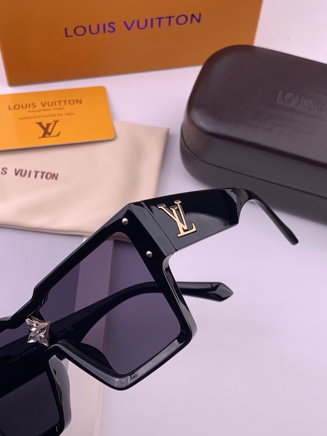 Louis Vuitton L7600 Square Black Lens Sunglasses for Women - 414844 - detail image 3