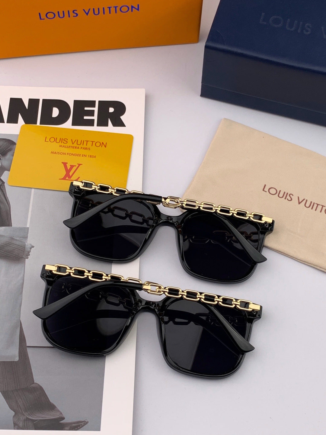 Louis Vuitton L8233 Oversized Red Lens Sunglasses for Men & Women - 414847 - detail image 5