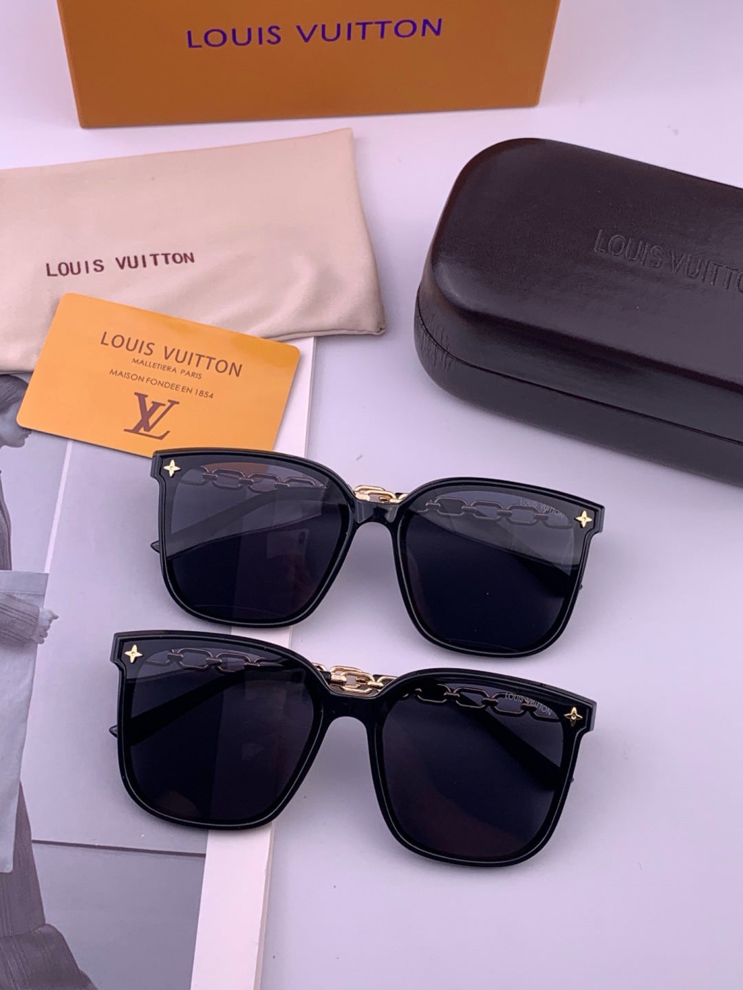 Louis Vuitton L8233 Oversized Gold Lens Sunglasses for Men & Women - 414848 - detail image 7