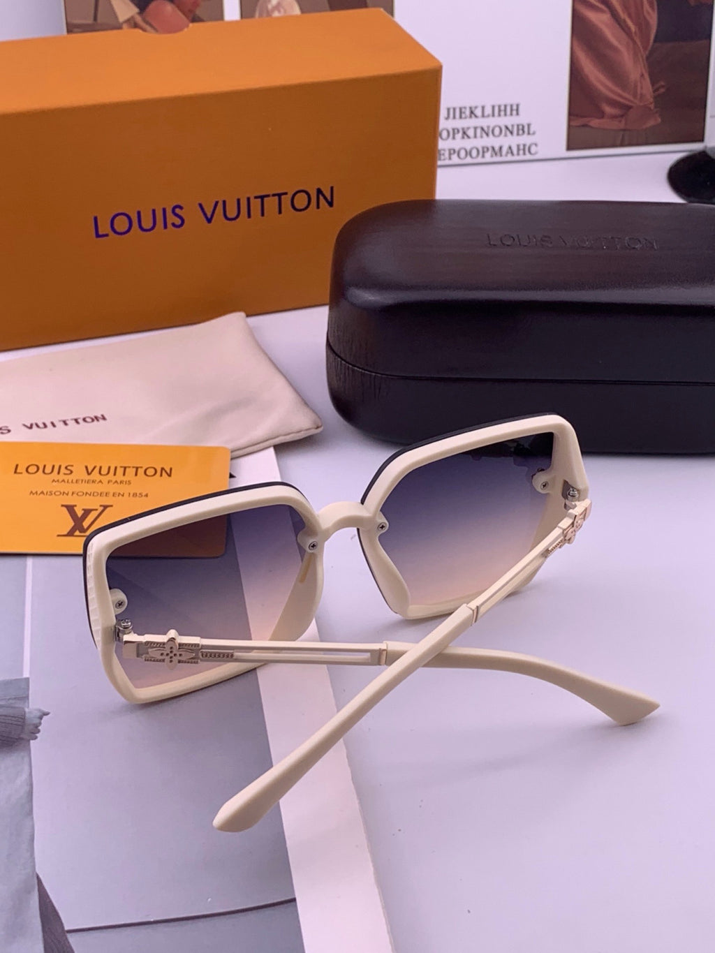 Louis Vuitton L6302 Square Gold Lens Sunglasses for Men & Women - 414849 - detail image 5