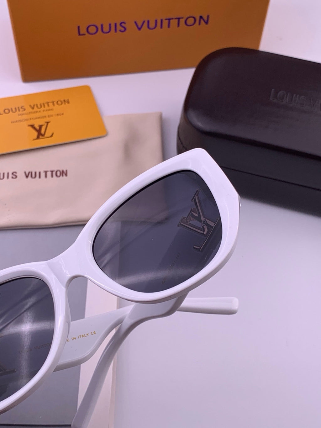 Louis Vuitton L5626 Square Pink Lens Sunglasses for Women - 414850 - detail image 6
