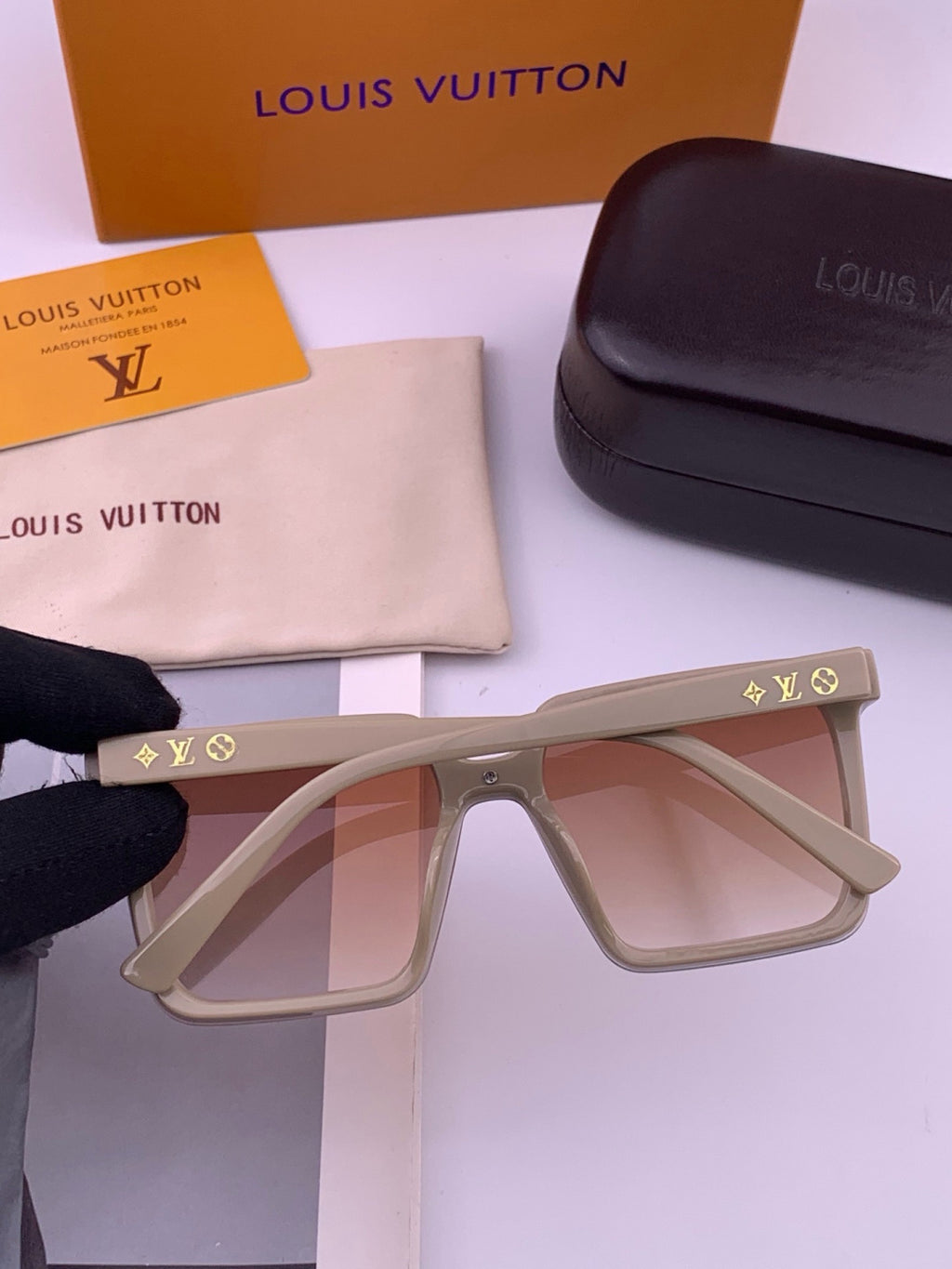 Louis Vuitton L6006 Oversized Red Lens Sunglasses for Men & Women - 414824 - detail image 5