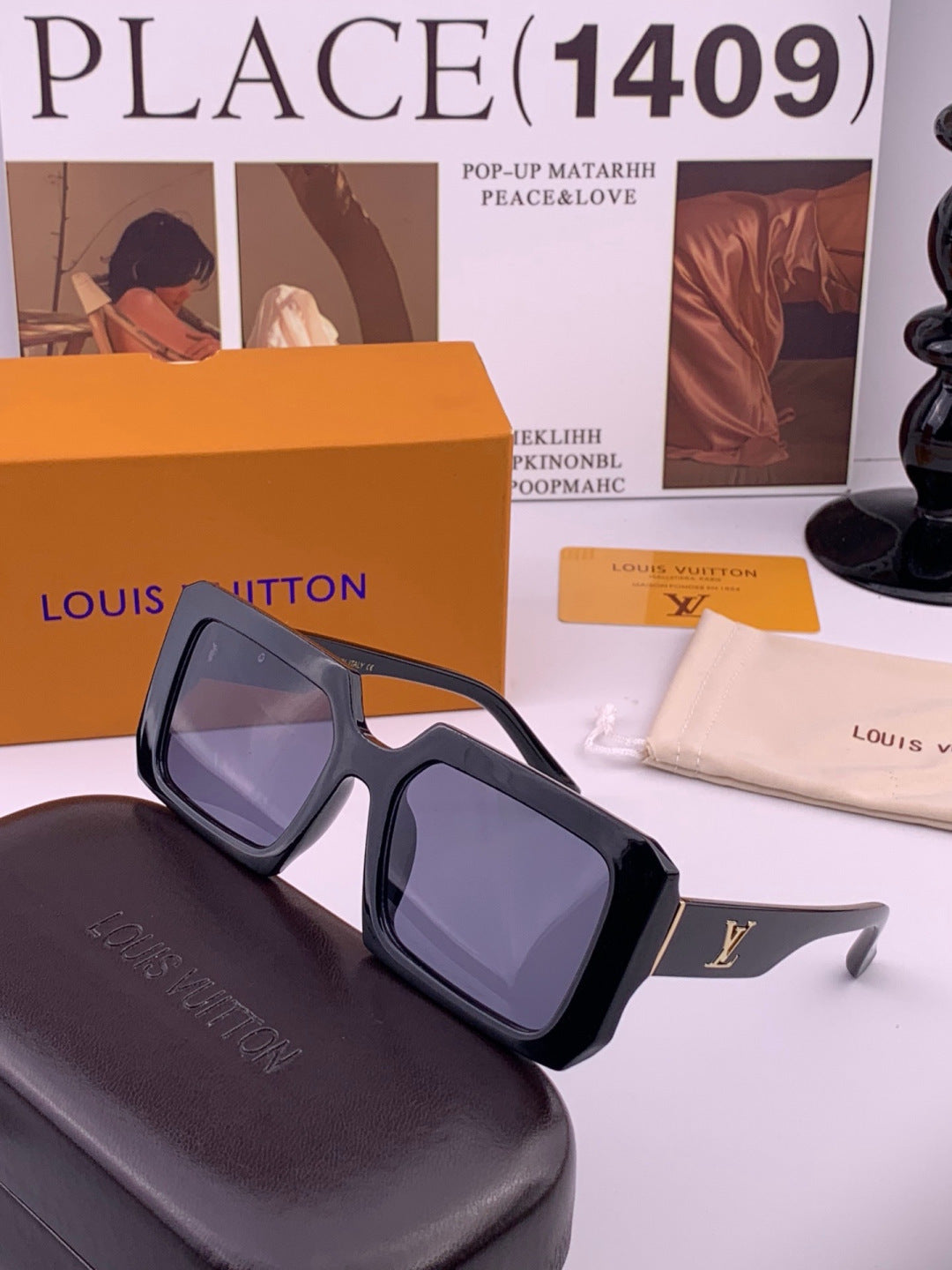 Louis Vuitton L37004 Oversized Black Lens Sunglasses for Men & Women - 414829 - detail image 2
