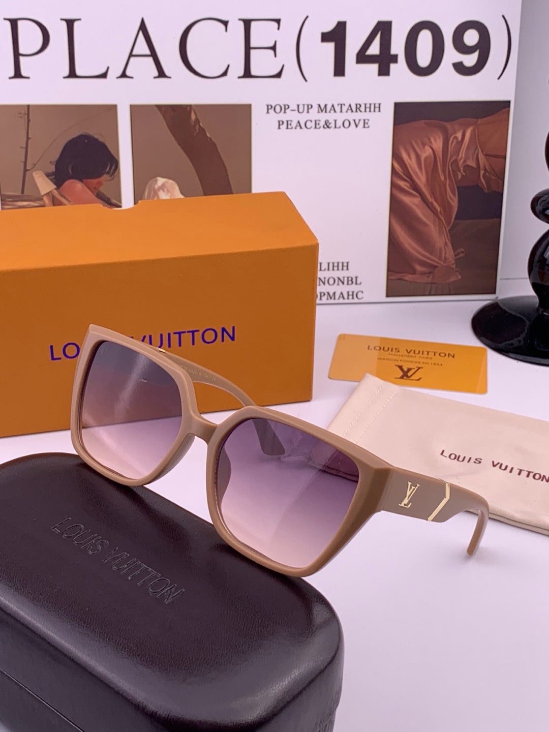 Louis Vuitton L77004 Oversized Purple Lens Sunglasses for Men & Women - 414832 - detail image 2