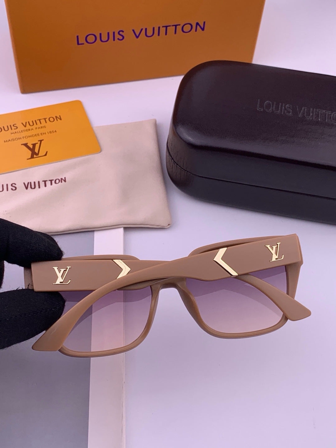 Louis Vuitton L77004 Oversized Purple Lens Sunglasses for Men & Women - 414832 - detail image 6