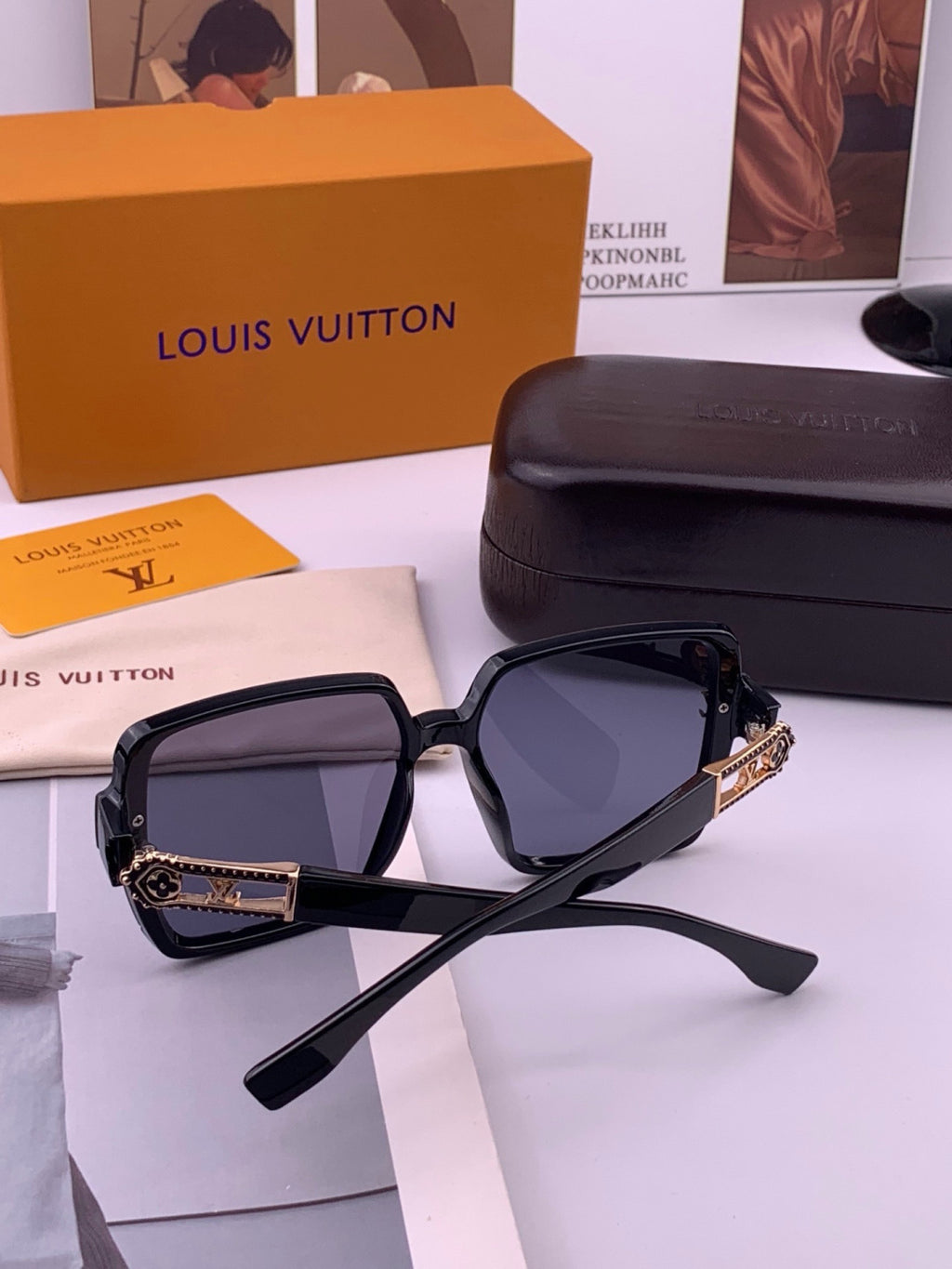 Louis Vuitton L77004 Oversized Blue Lens Sunglasses for Men & Women - 414834 - detail image 7