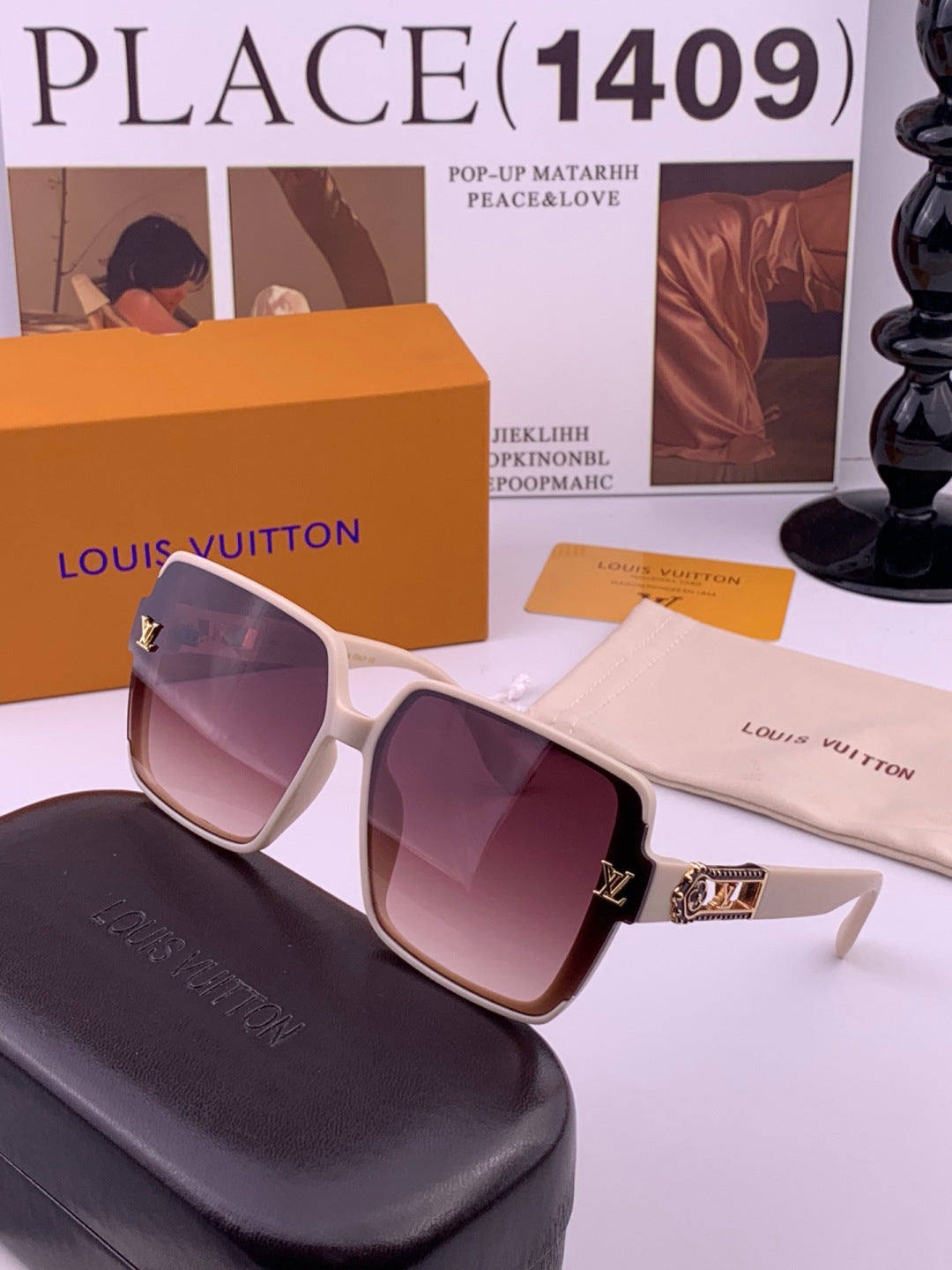 Louis Vuitton L77004 Oversized Purple Lens Sunglasses for Men & Women - 414835