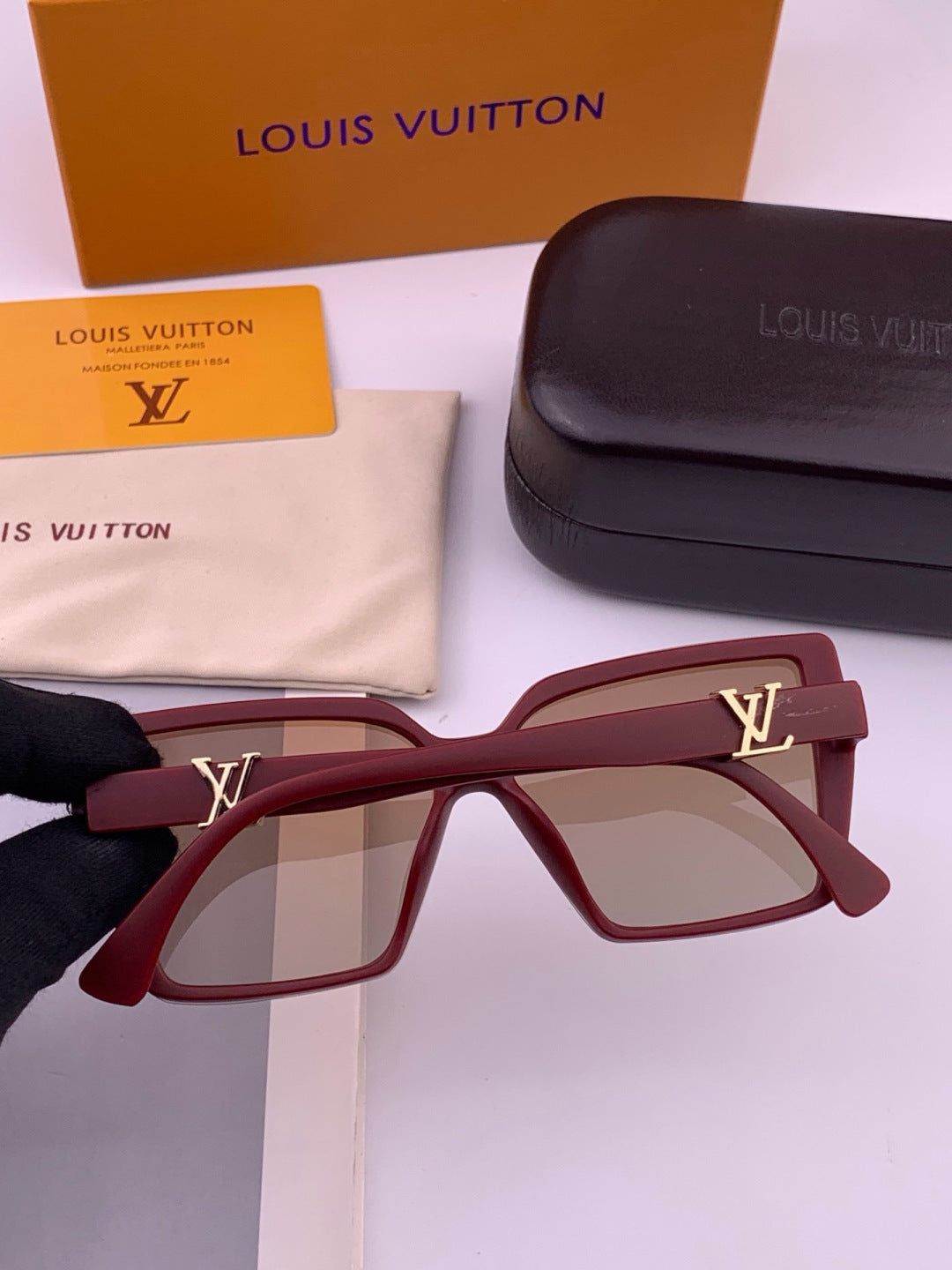 Louis Vuitton L57002 Oversized Purple Lens Sunglasses for Men & Women - 414836 - detail image 6