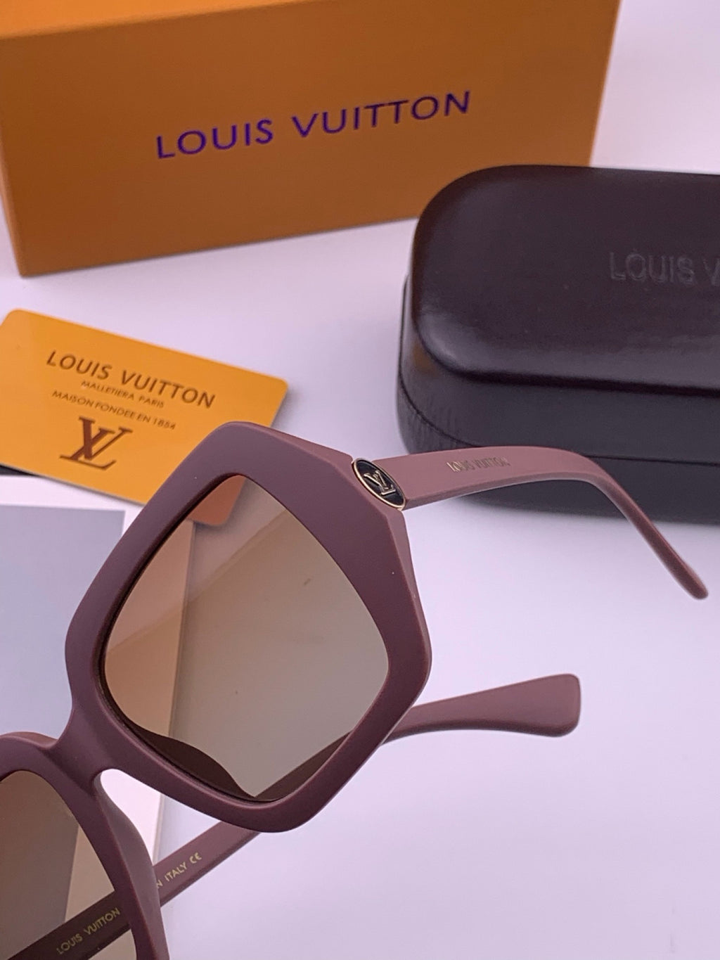 Louis Vuitton L27006 Oversized Brown Lens Sunglasses for Men & Women - 414812 - detail image 4