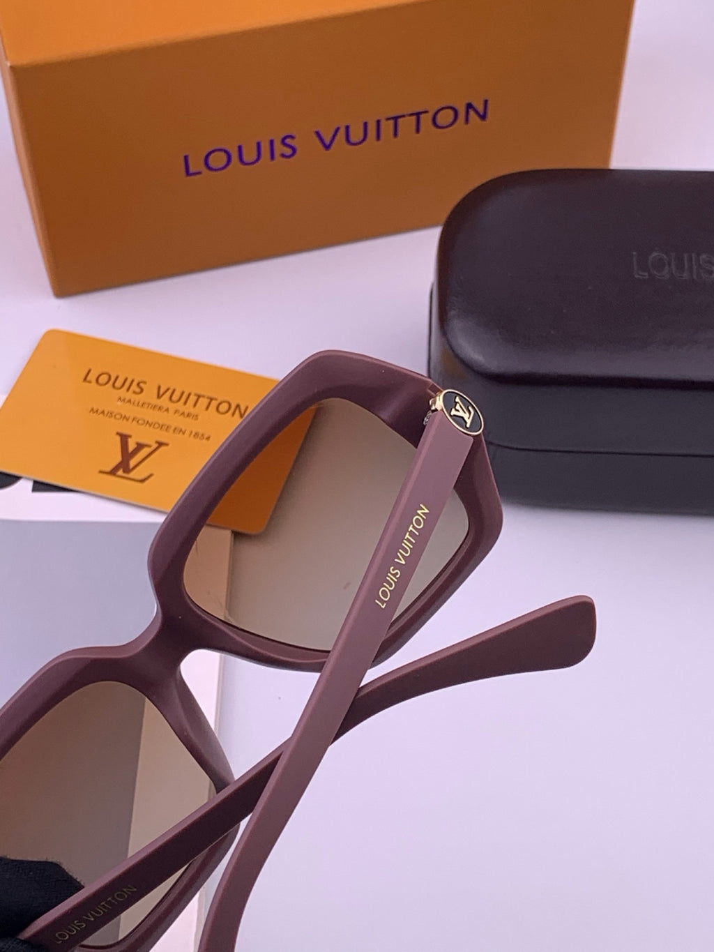Louis Vuitton L27006 Oversized Brown Lens Sunglasses for Men & Women - 414812 - detail image 5