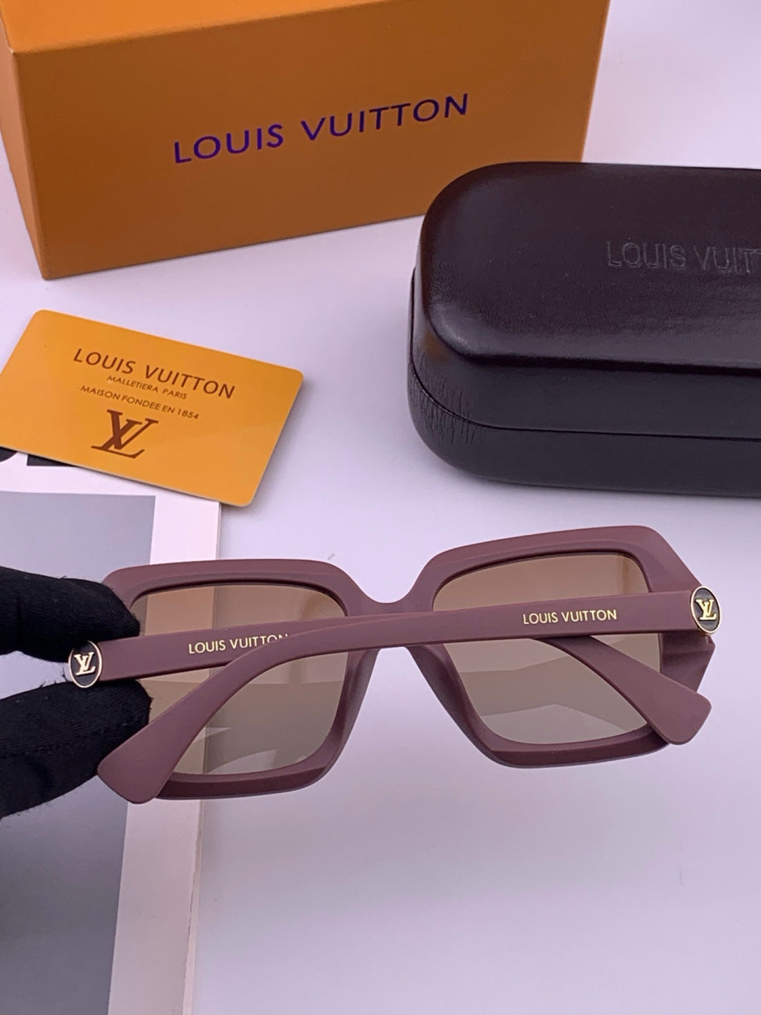 Louis Vuitton L27006 Oversized Brown Lens Sunglasses for Men & Women - 414812 - detail image 6