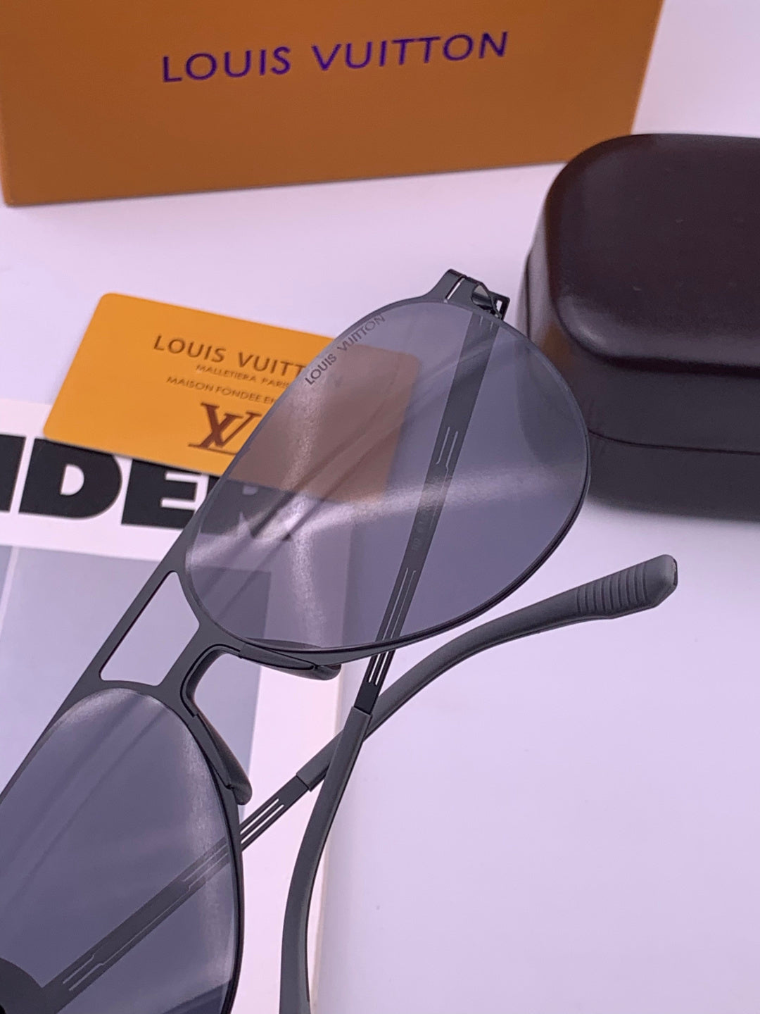 Louis Vuitton L199 Fashion Gold Lens Sunglasses for Men & Women - 414818 - detail image 4