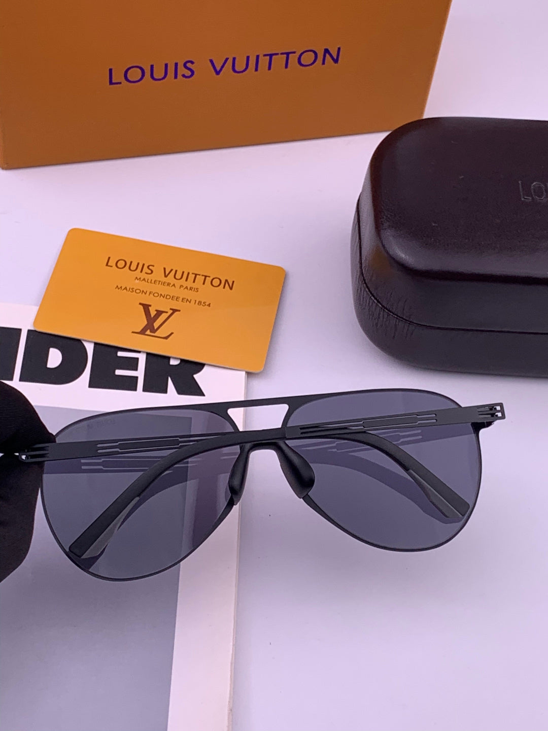 Louis Vuitton L199 Fashion Gold Lens Sunglasses for Men & Women - 414818 - detail image 7