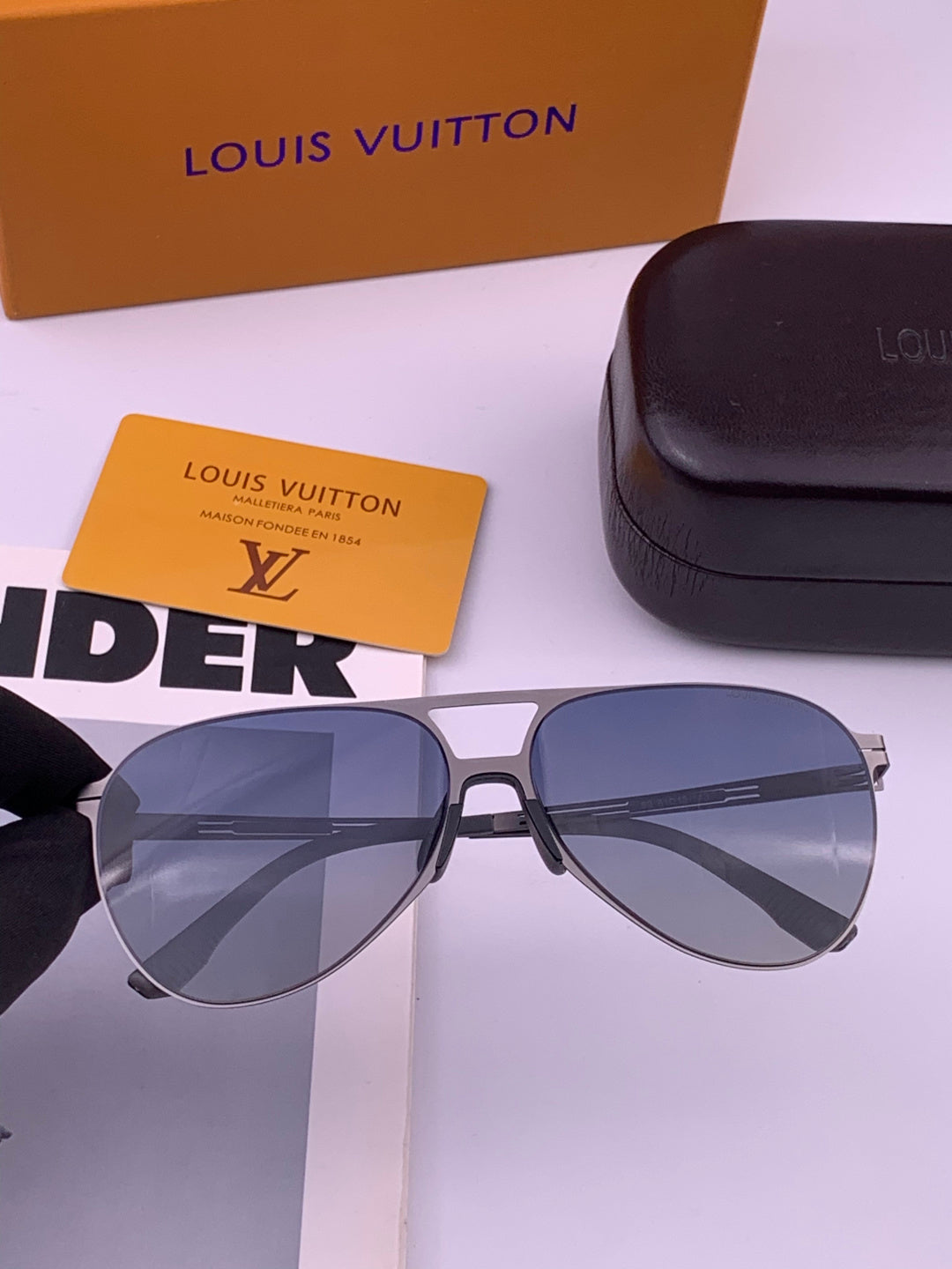 Louis Vuitton L199 Fashion Gold Lens Sunglasses for Men & Women - 414819
