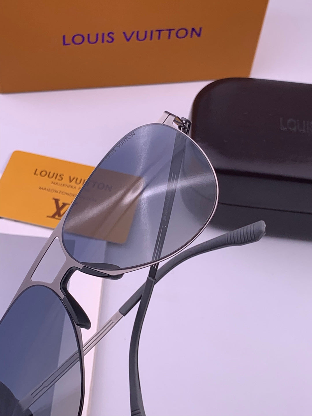 Louis Vuitton L199 Fashion Gold Lens Sunglasses for Men & Women - 414819 - detail image 3