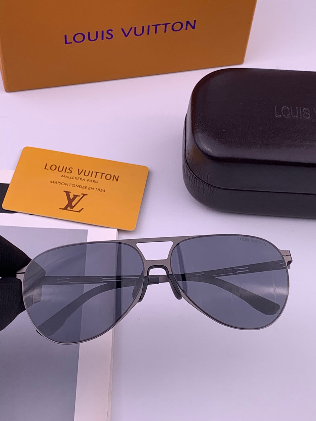 Louis Vuitton L199 Fashion Black Lens Sunglasses for Men & Women - 414820
