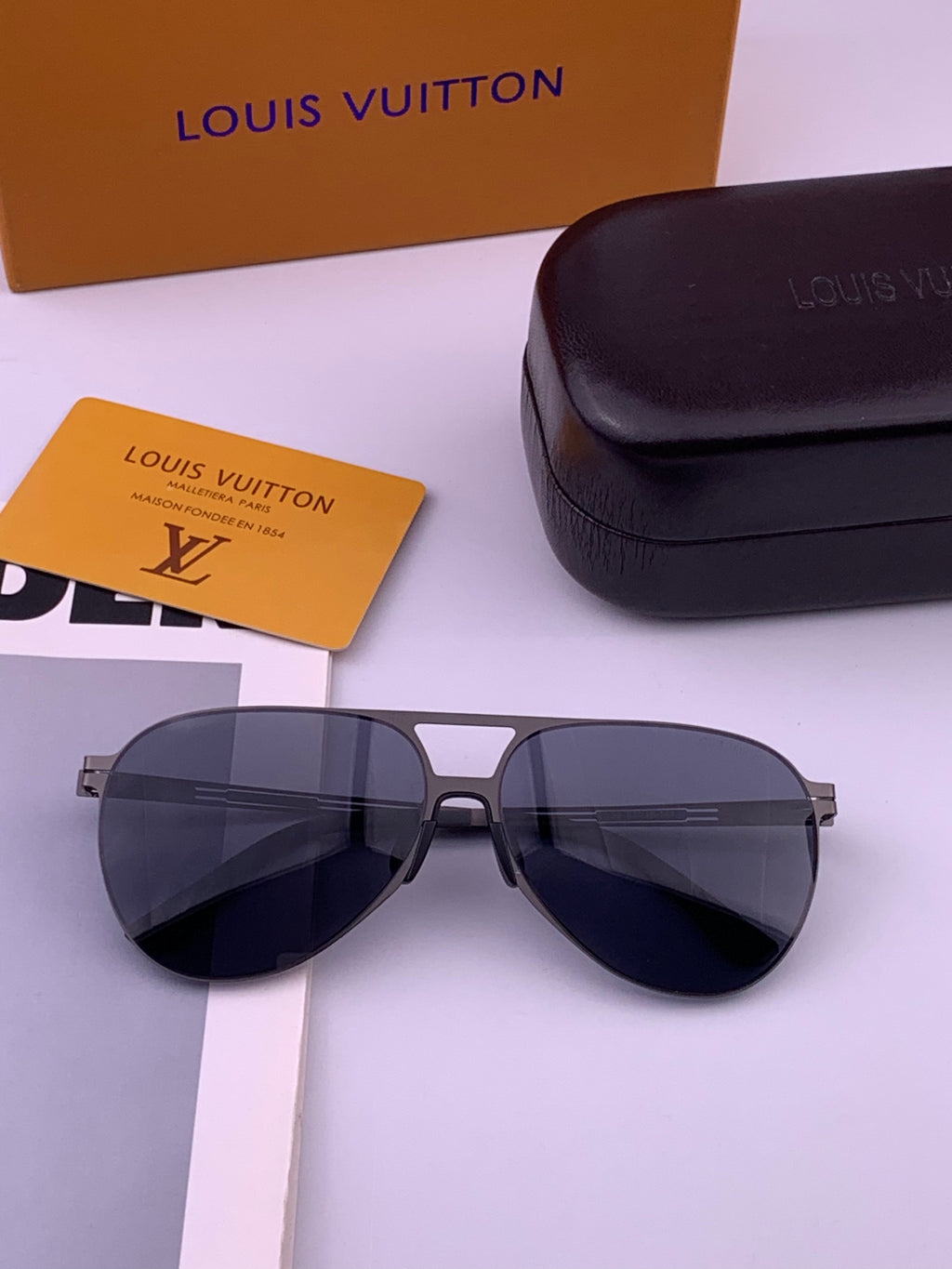 Louis Vuitton L199 Fashion Black Lens Sunglasses for Men & Women - 414820 - detail image 6