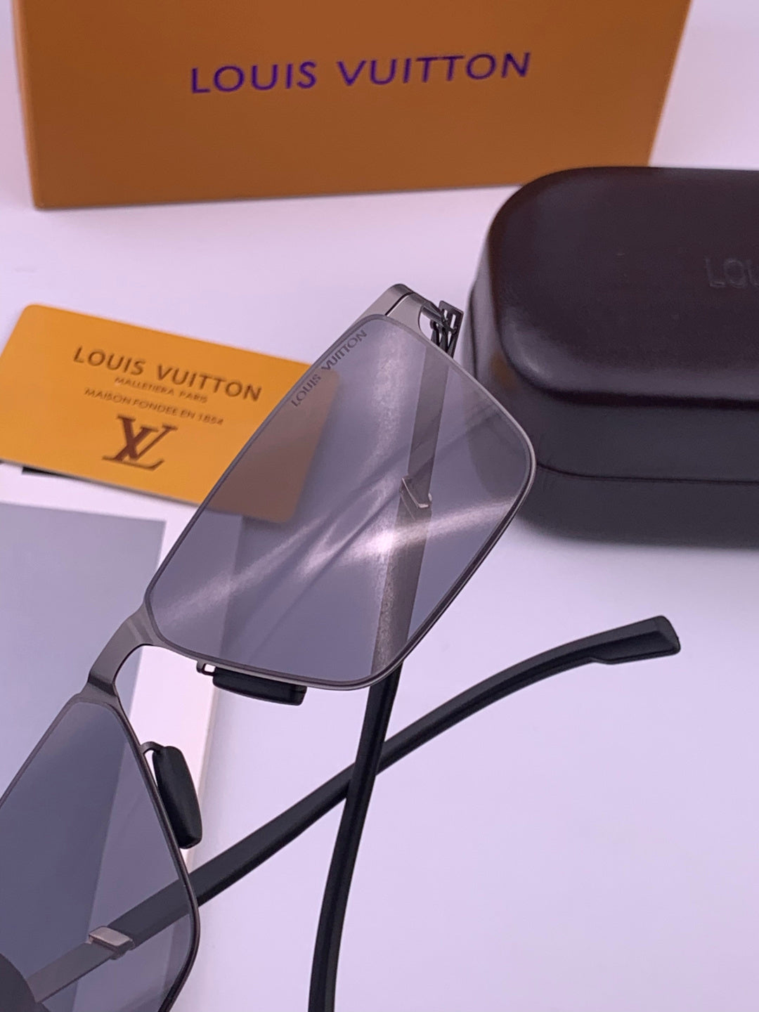 Louis Vuitton L616 Fashion Gold Lens Sunglasses for Men & Women - 414821 - detail image 3