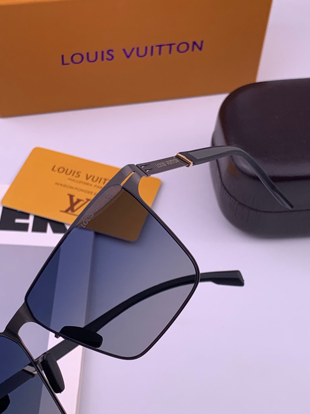 Louis Vuitton L616 Fashion Brown Lens Sunglasses for Men & Women - 414822 - detail image 3
