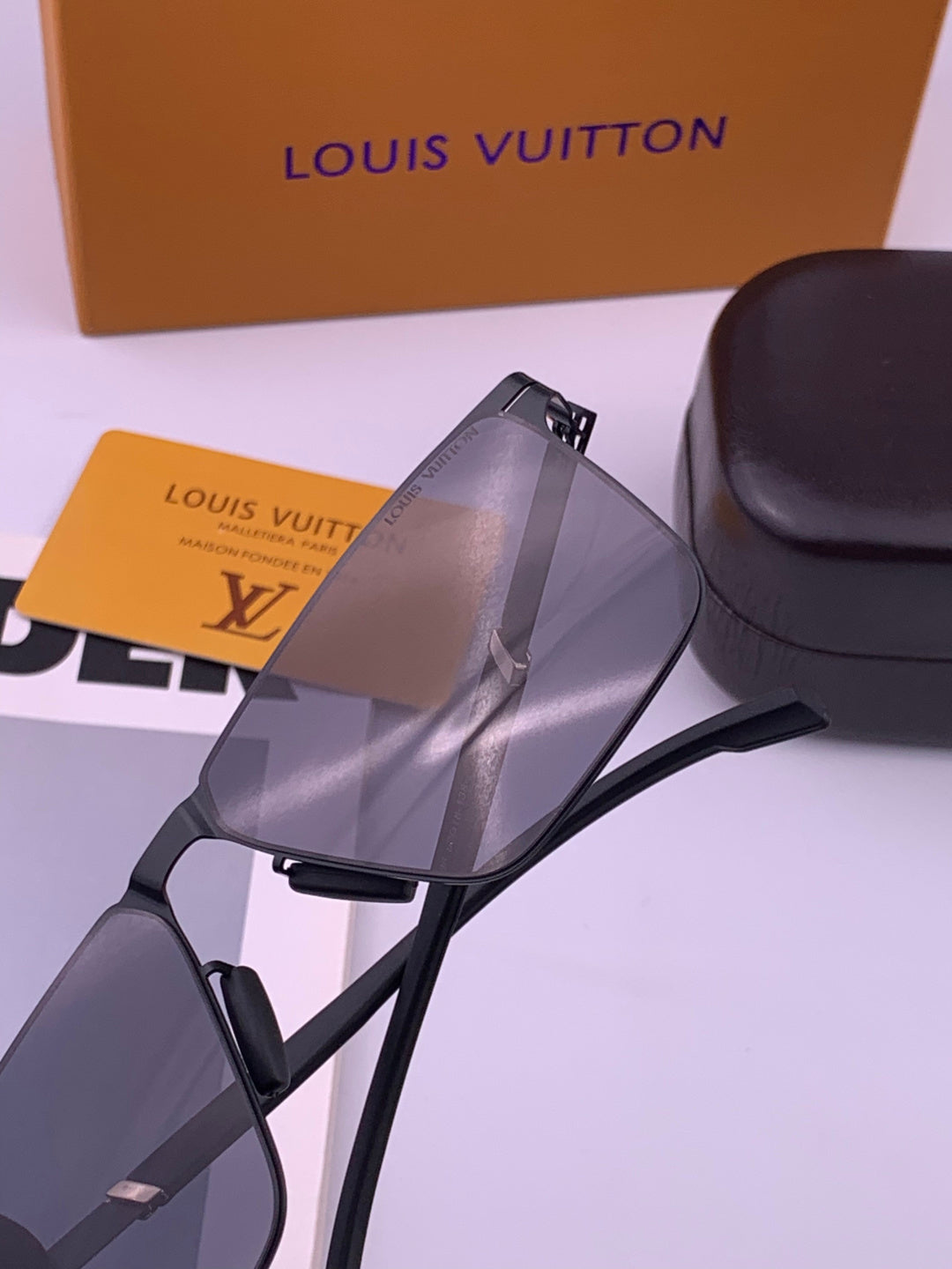 Louis Vuitton L616 Fashion Gold Lens Sunglasses for Men & Women - 414823 - detail image 4