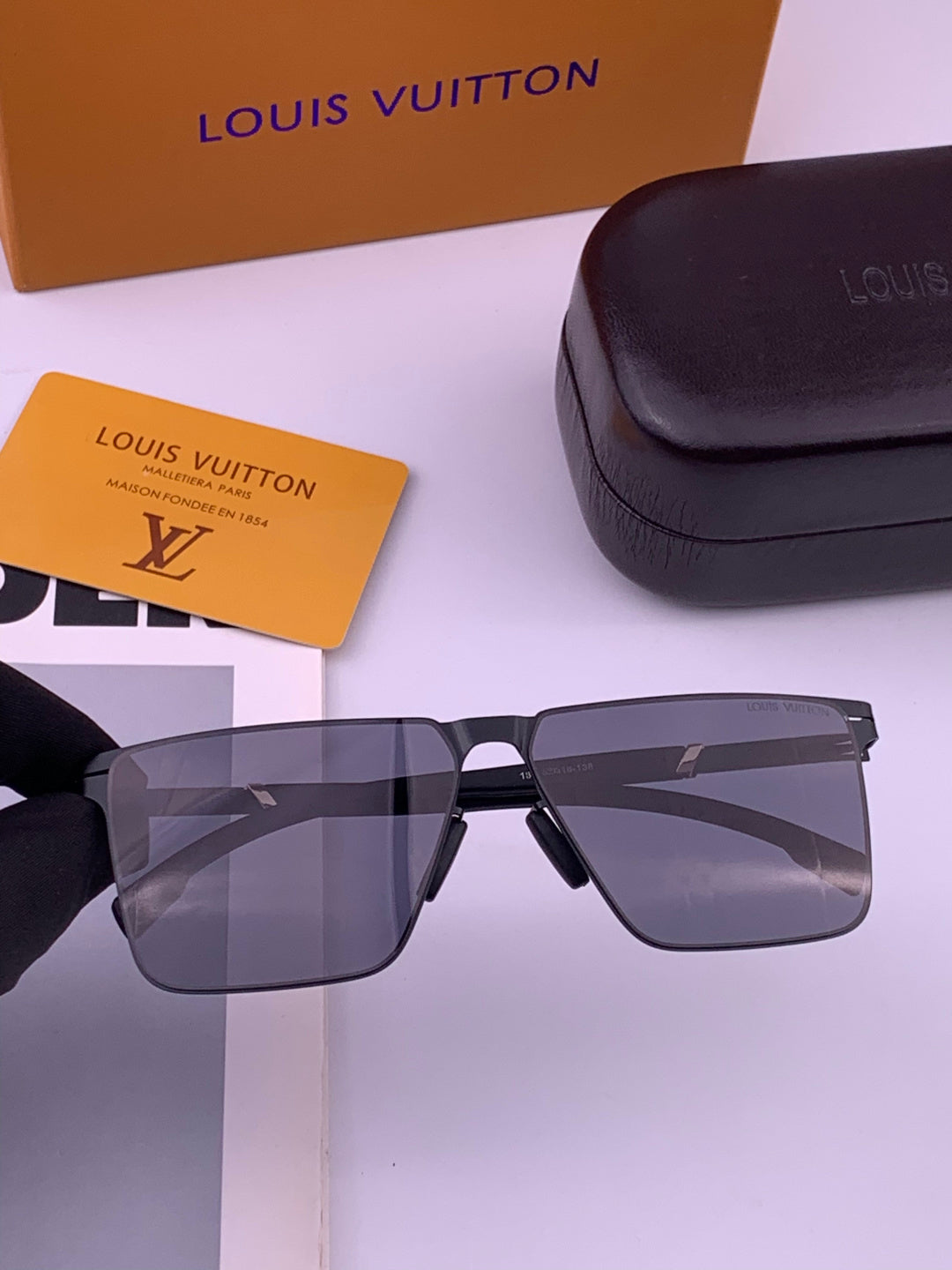 Louis Vuitton L616 Fashion Gold Lens Sunglasses for Men & Women - 414823