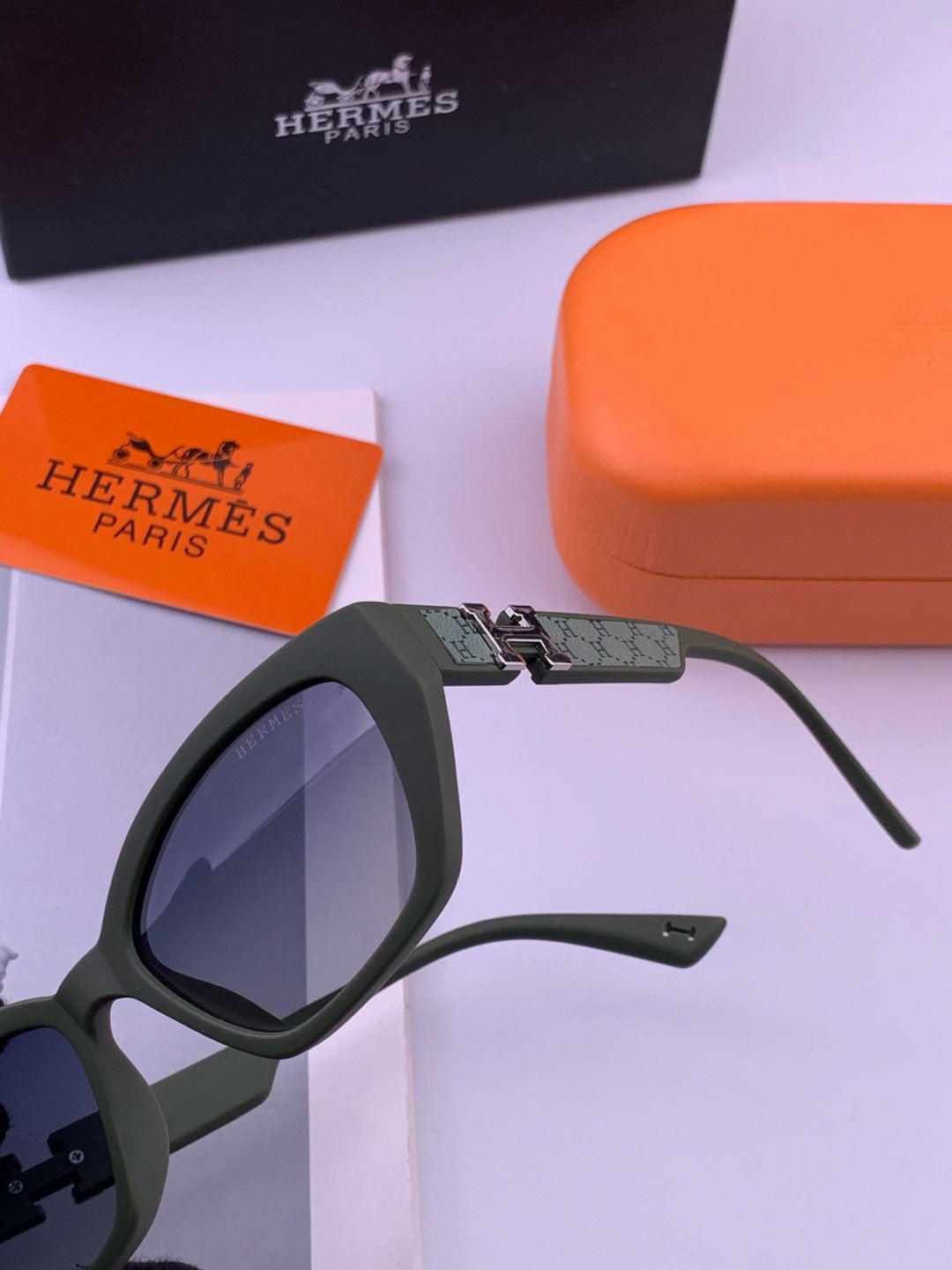 Hermès H3511 Polarized Square Black Lens Sunglasses for Men & Women - 433004 - detail image 2