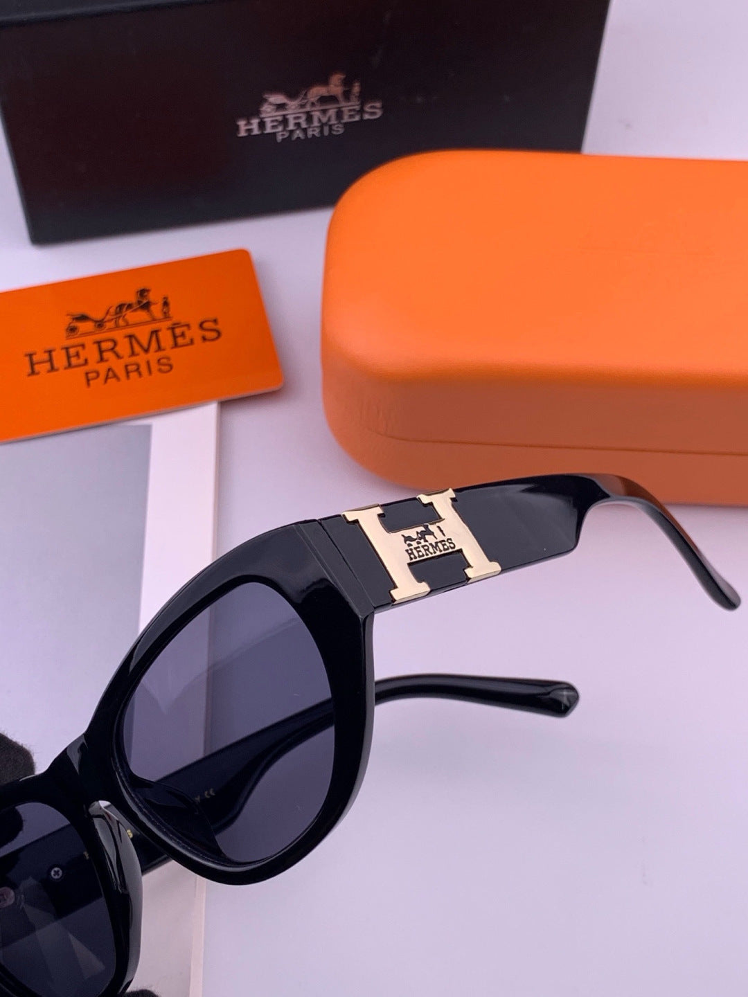 Hermès H37005 Square Black Lens Sunglasses for Men & Women