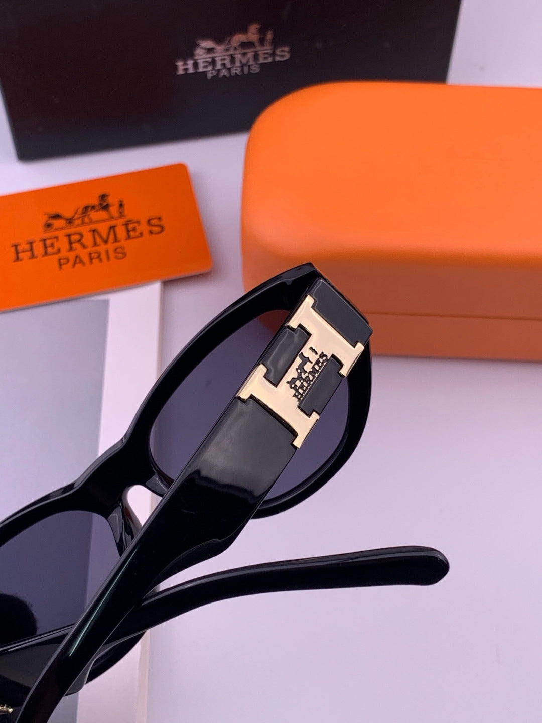 Hermès H37005 Square Black Lens Sunglasses for Men & Women - detail image 2
