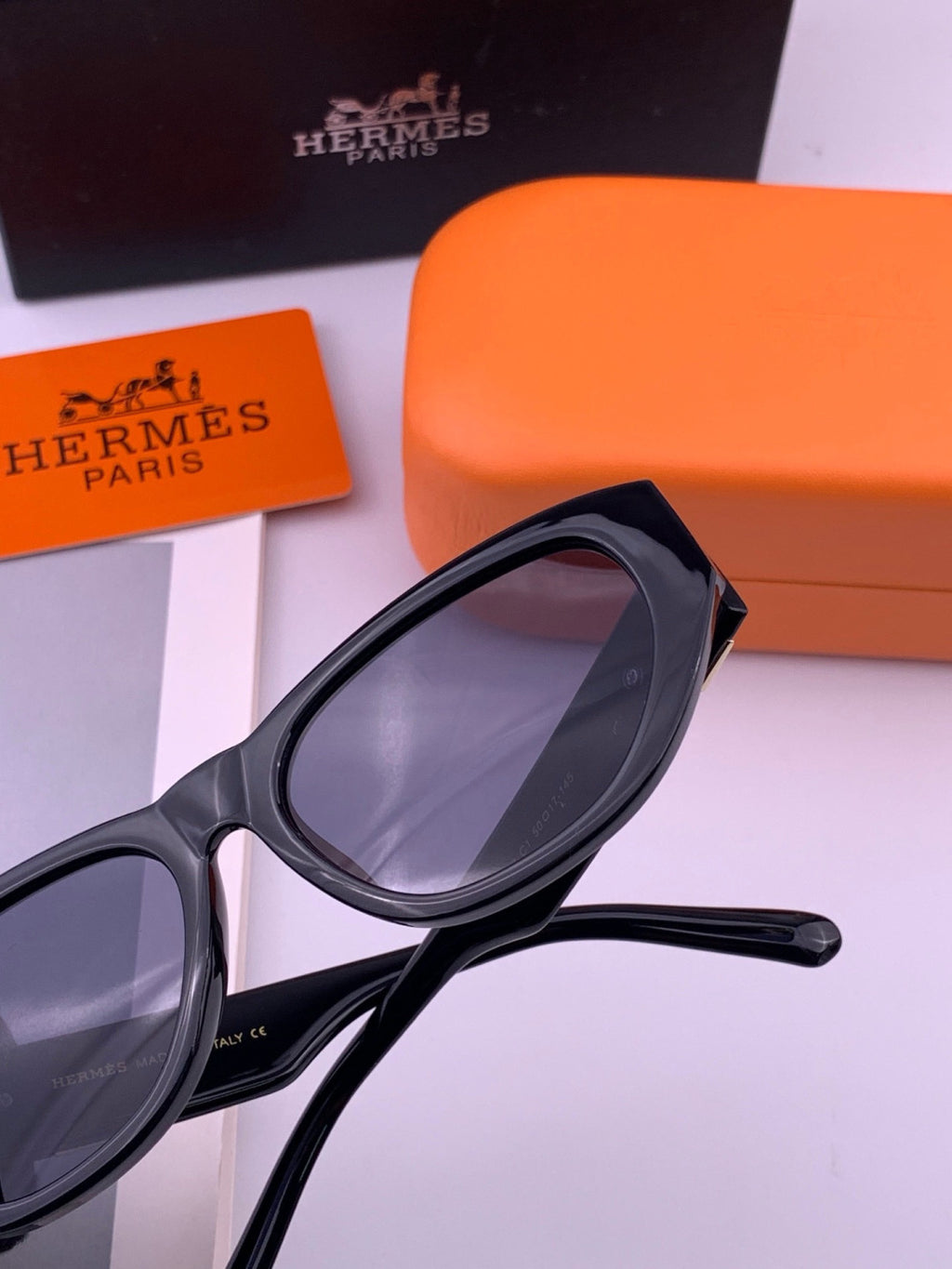 Hermès H37005 Square Black Lens Sunglasses for Men & Women - detail image 3