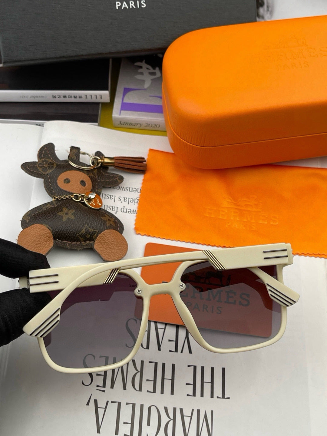 Hermès H2290 Polarized Square Gold Lens Sunglasses for Men & Women - 466417 - detail image 4