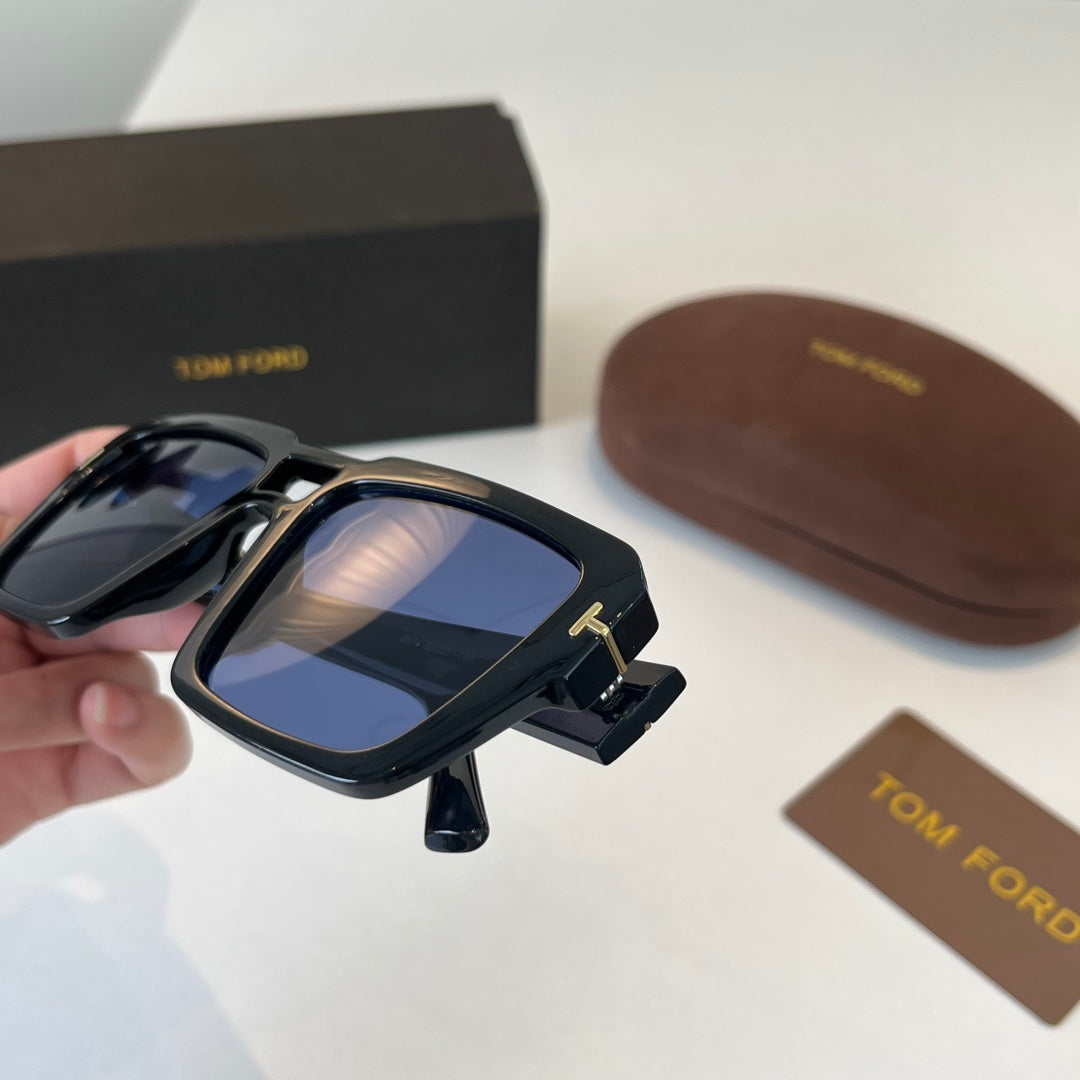 Tom Ford Fashion Blue Lens Sunglasses for Men & Women - detail image 6