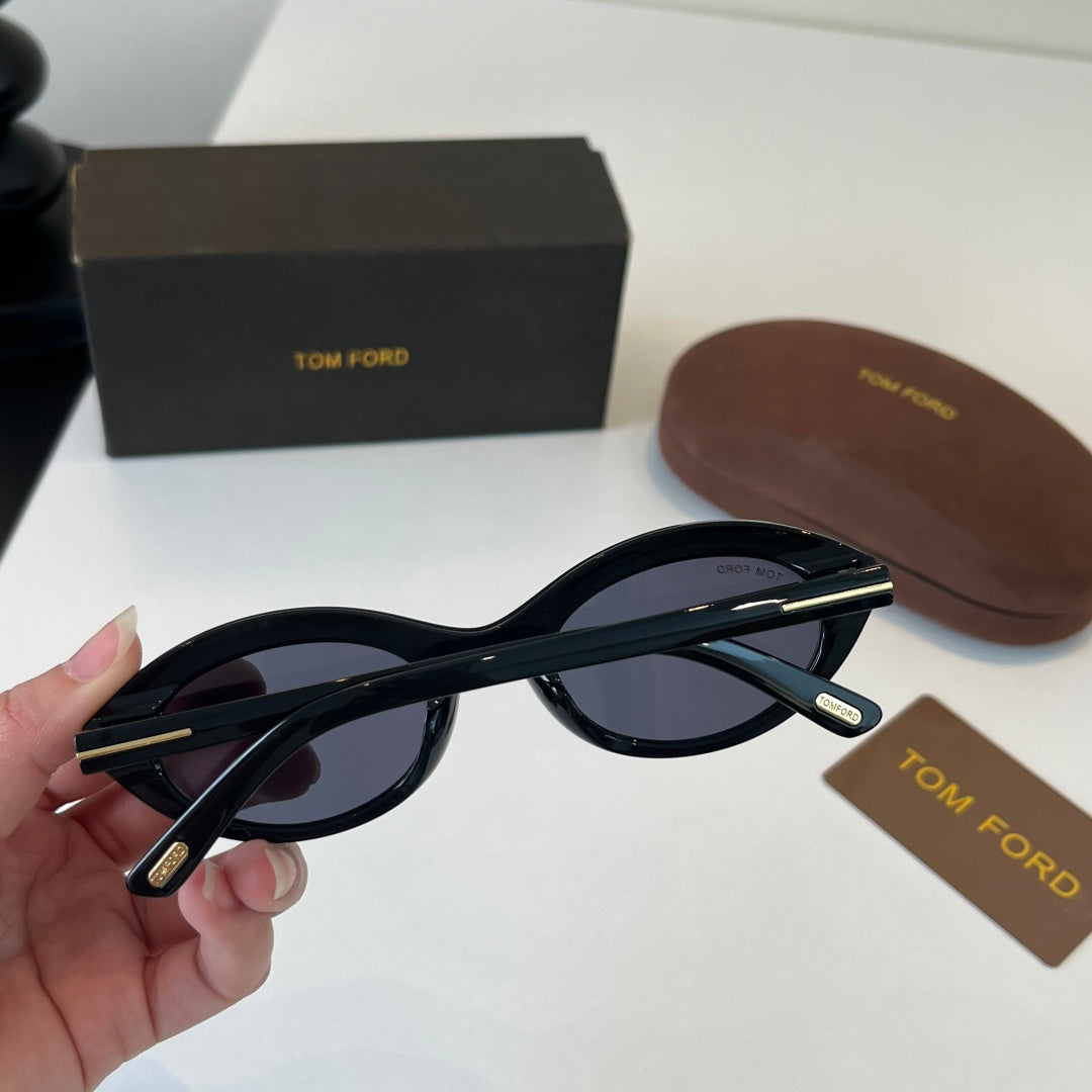 Tom Ford Fashion Black Lens Sunglasses for Men & Women - detail image 8