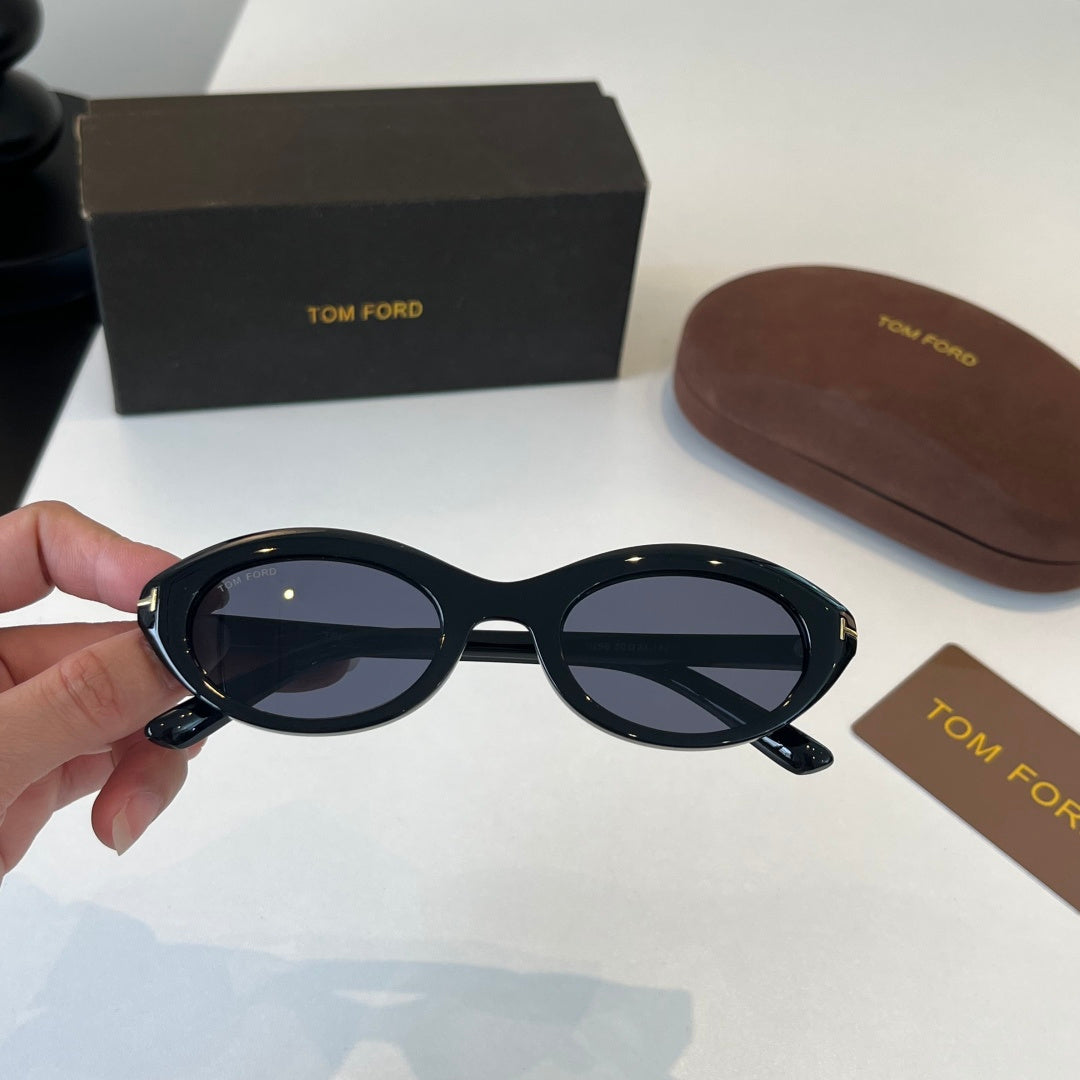Tom Ford Fashion Black Lens Sunglasses for Men & Women - detail image 5