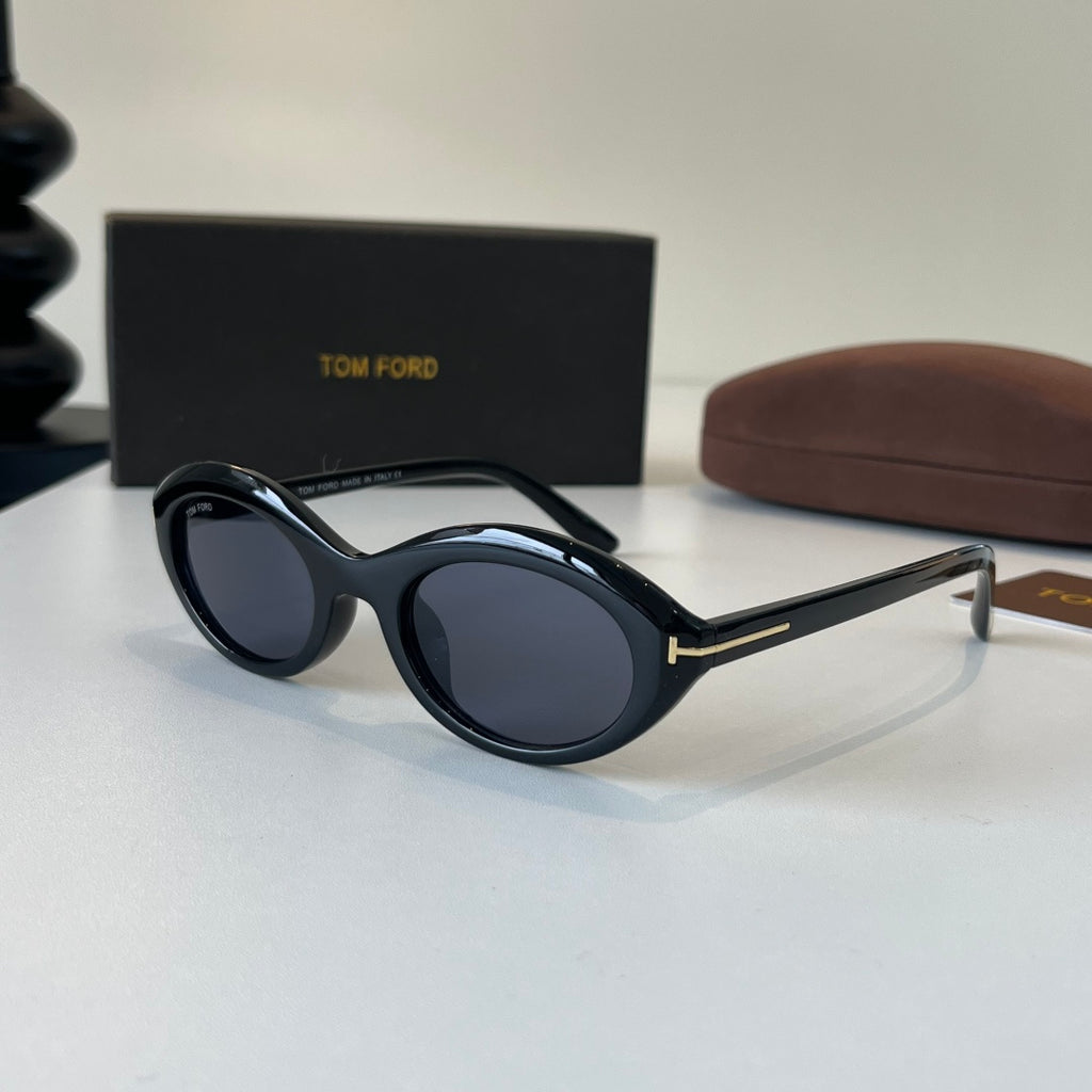 Tom Ford Fashion Black Lens Sunglasses for Men & Women - detail image 3