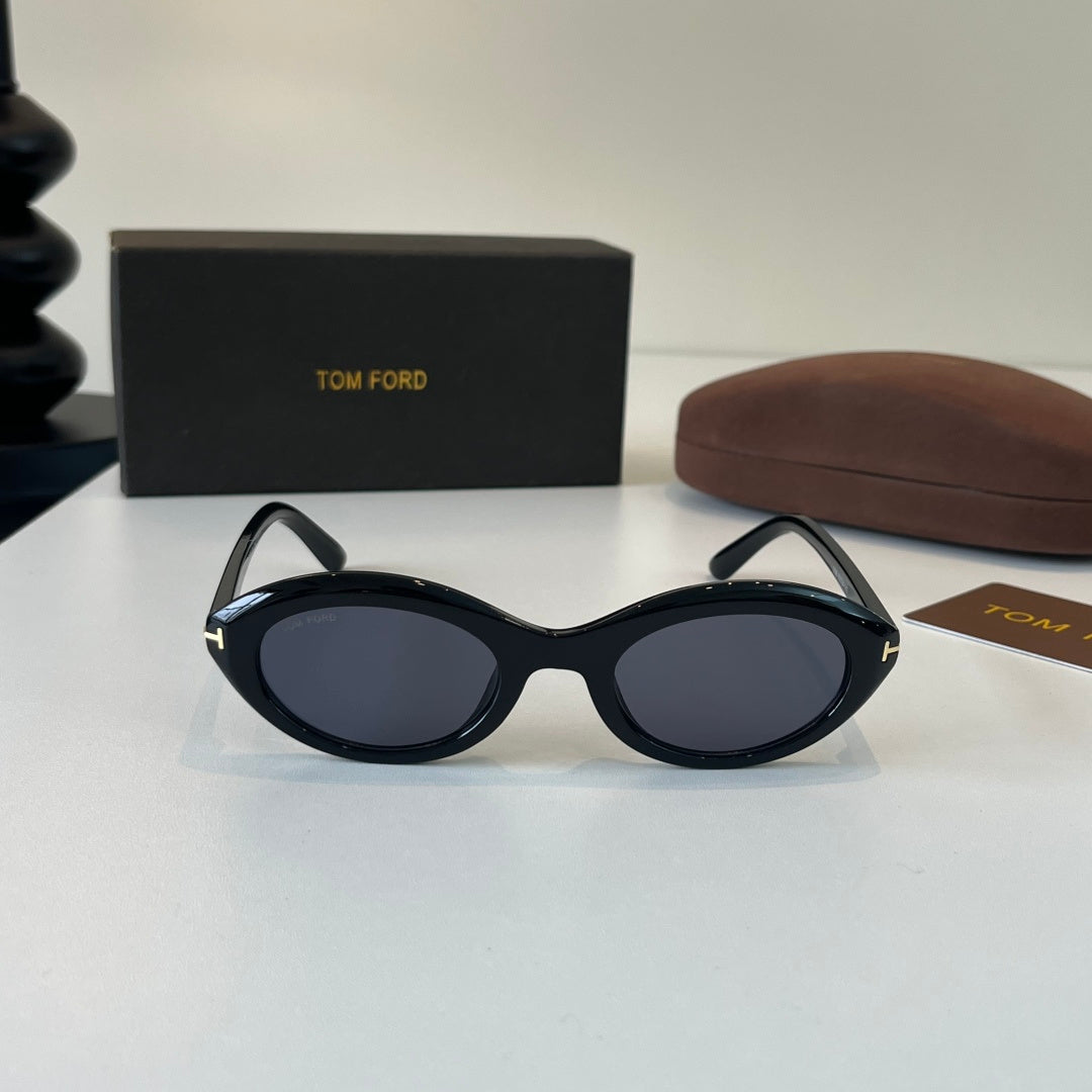 Tom Ford Fashion Black Lens Sunglasses for Men & Women - 466303 - detail image 2