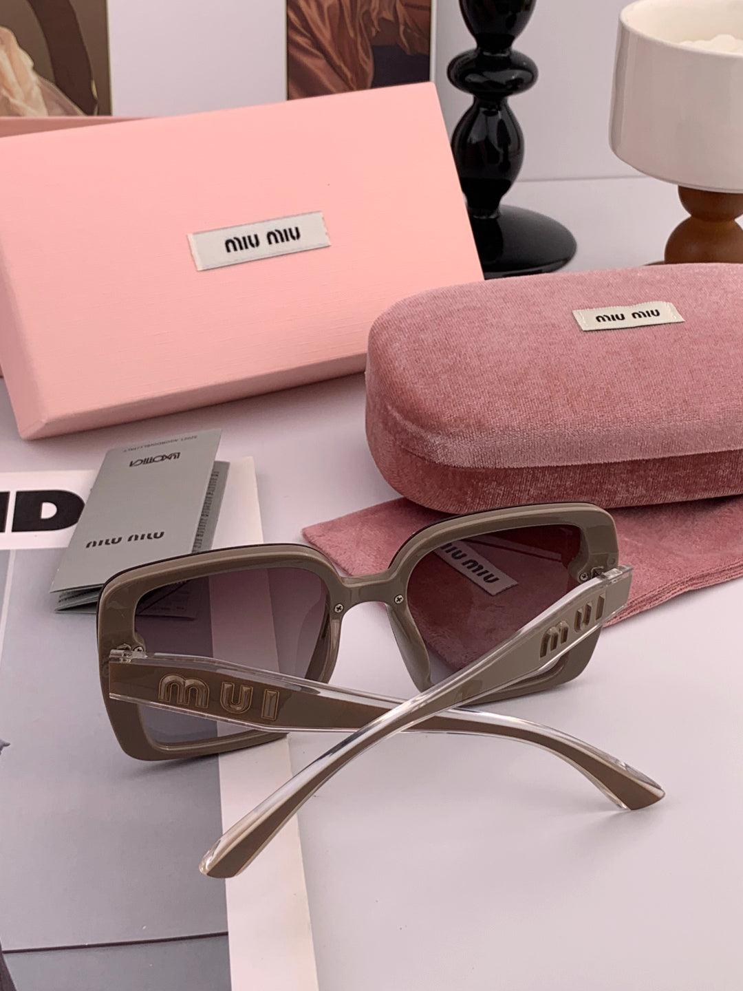 Miu Miu M5550 Fashion Black Lens Sunglasses for Men & Women - 466081 - detail image 5