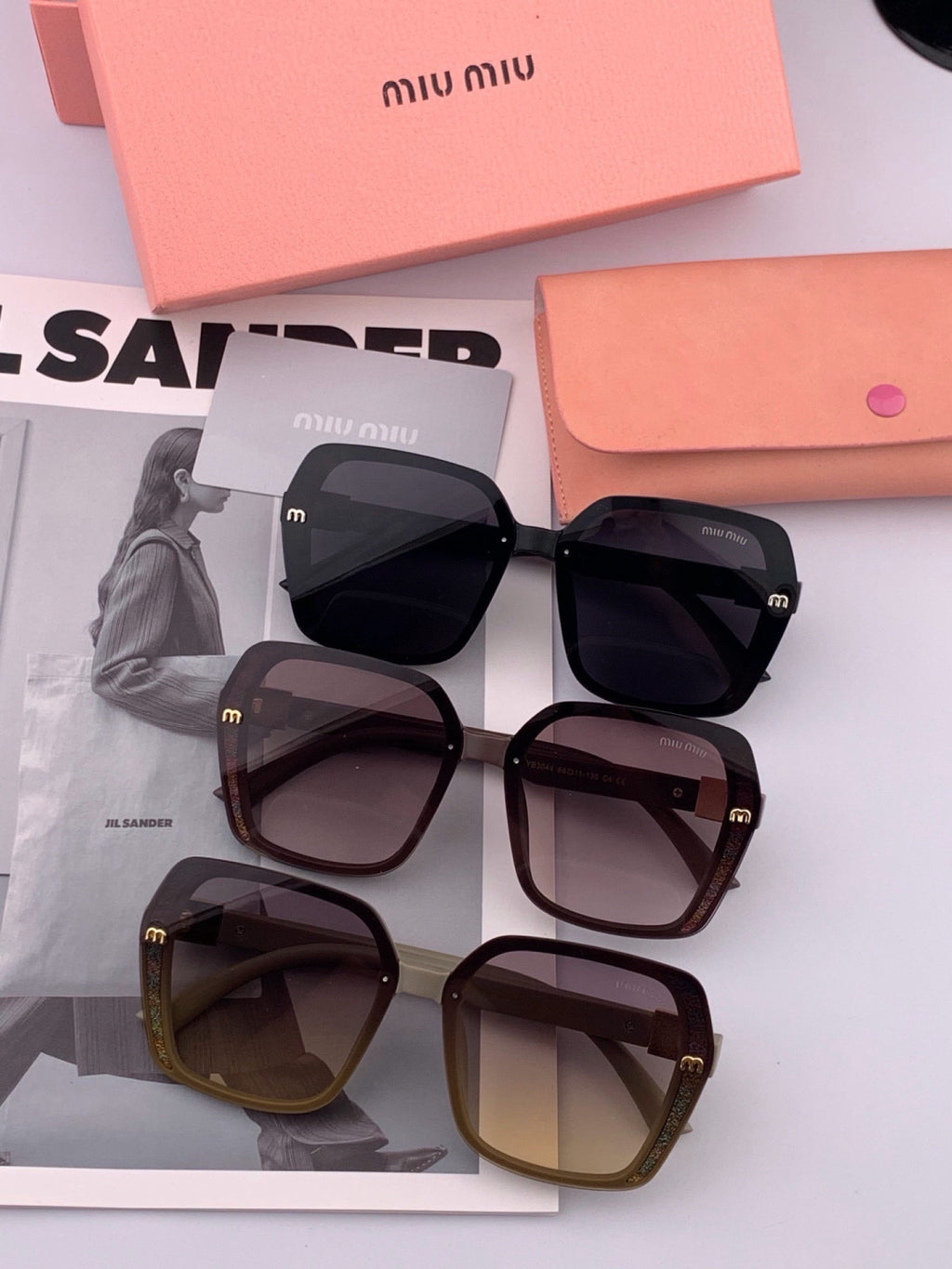 Miu Miu M4304 Fashion Black Lens Sunglasses for Men & Women - 466124 - detail image 7