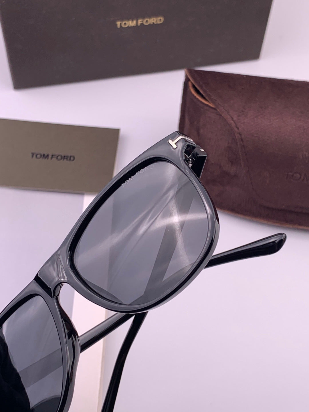 Tom Ford TF6220 Polarized Fashion Gray Lens Sunglasses for Men & Wome - 466333 - detail image 5